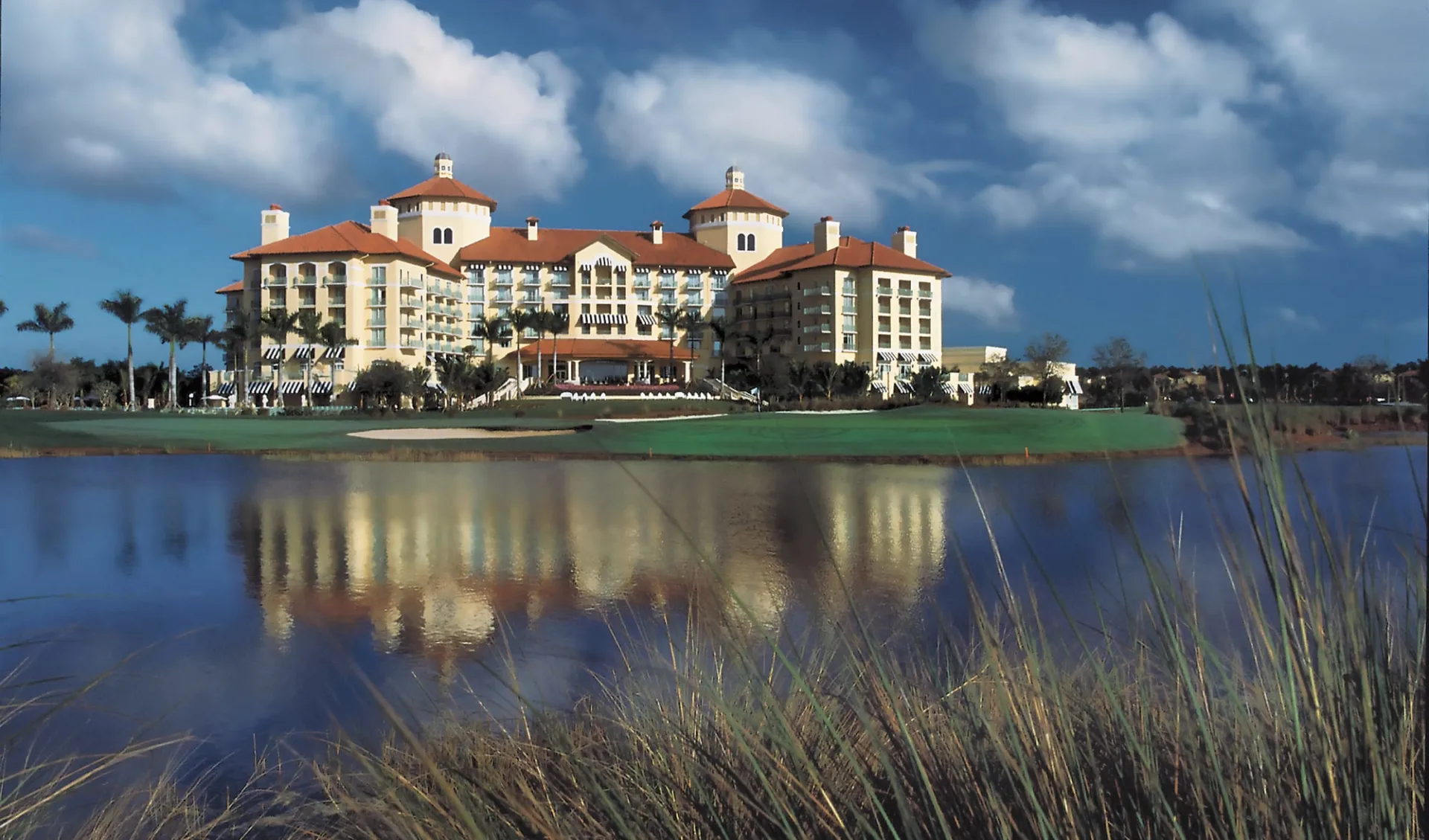 The Ritz Carlton Golf Resort in Naples:  The Ritz Carlton Golf Resort - Aussenansicht