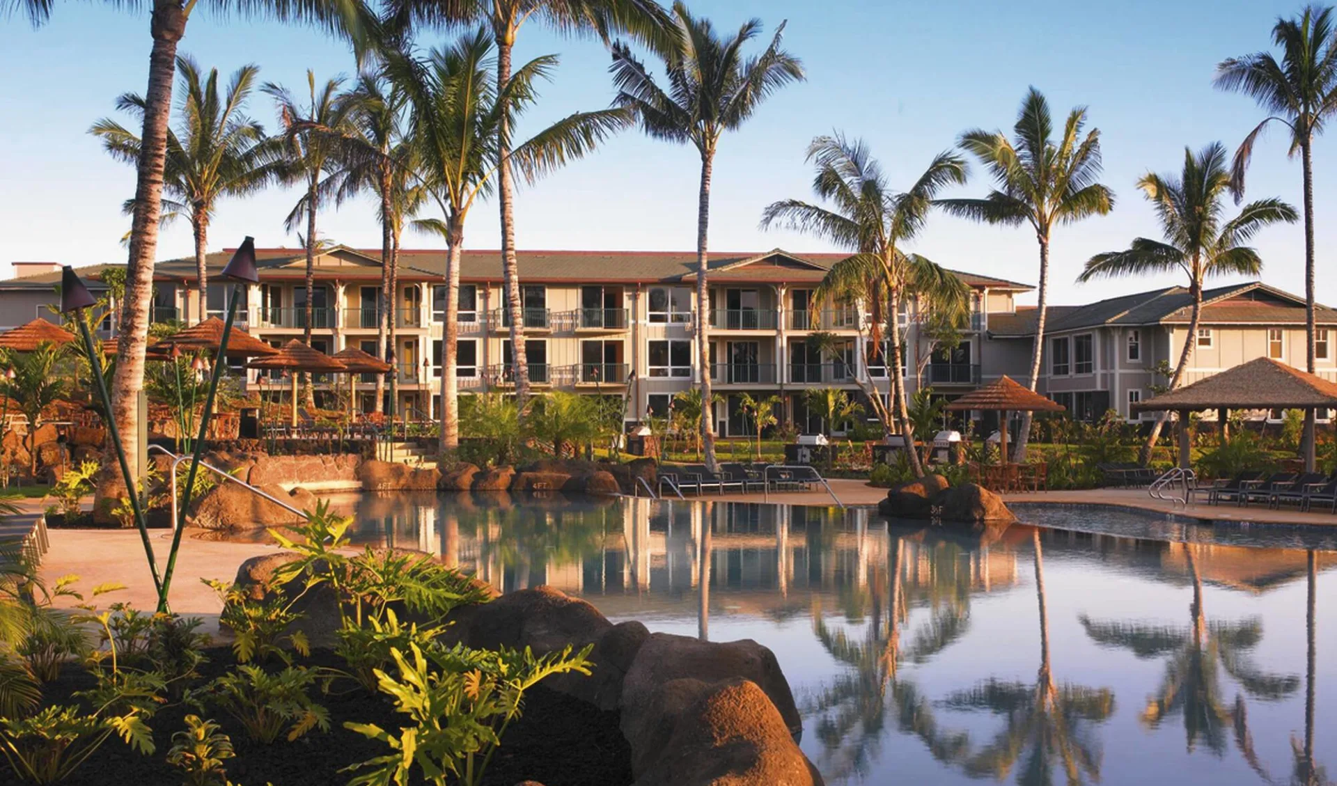 The Westin Princeville Ocean Resort in Princeville - Kauai: exterior the westin princeville ocean resort palmen see