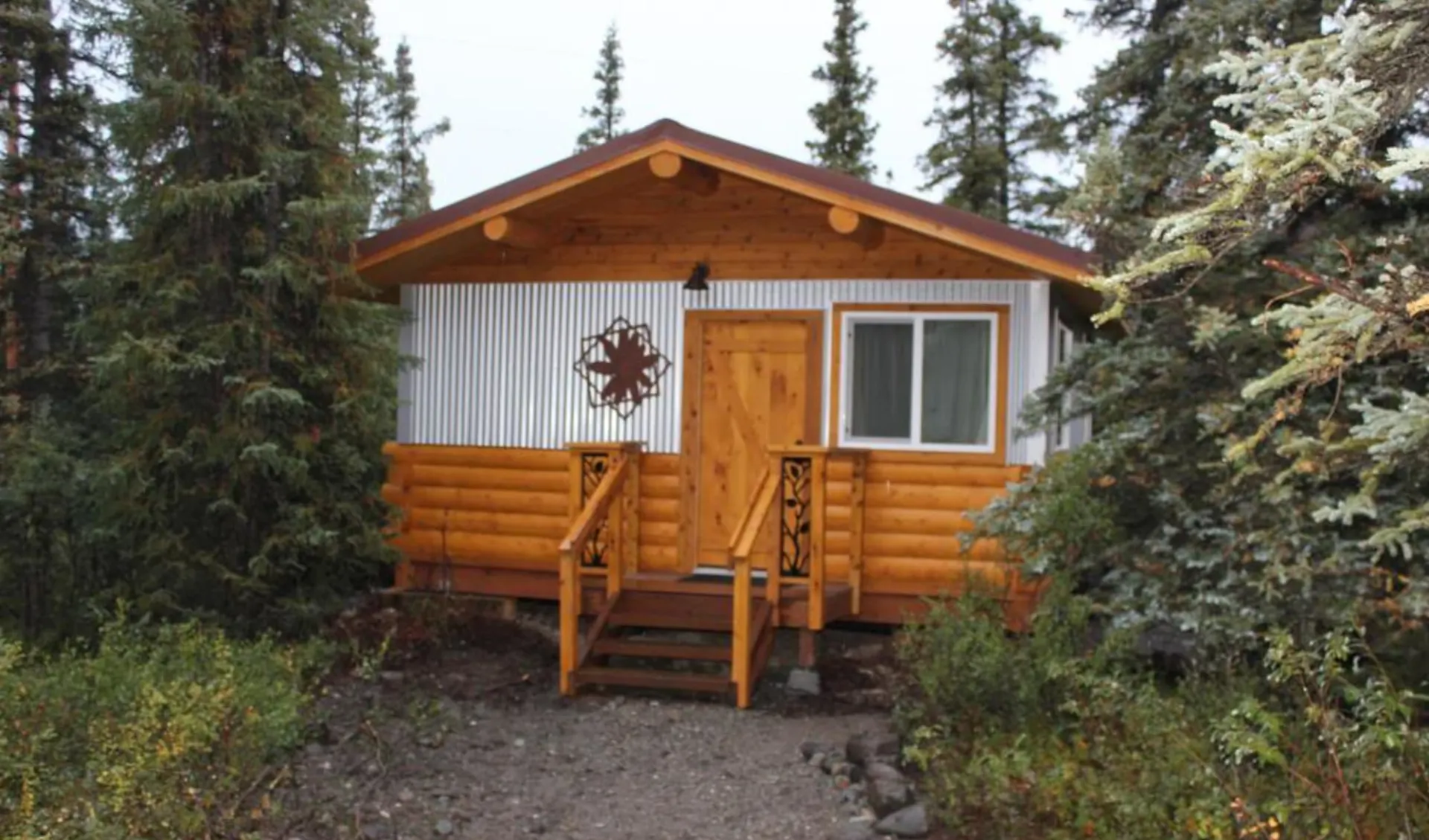 Tonglen Lake Lodge in Denali National Park:  Tonglen Lake Lodge Cabin