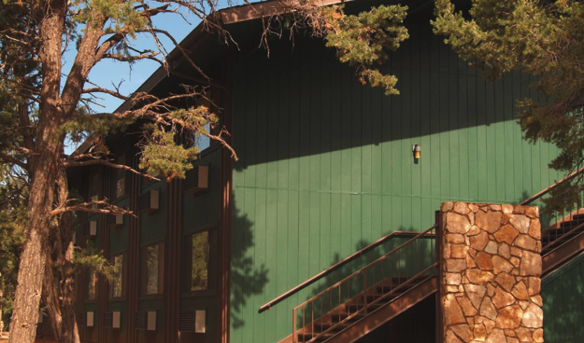 Yavapai Lodge West ab Grand Canyon - Exterior Yavapai Lodge West Seitenwand Gruen Treppe 1952 