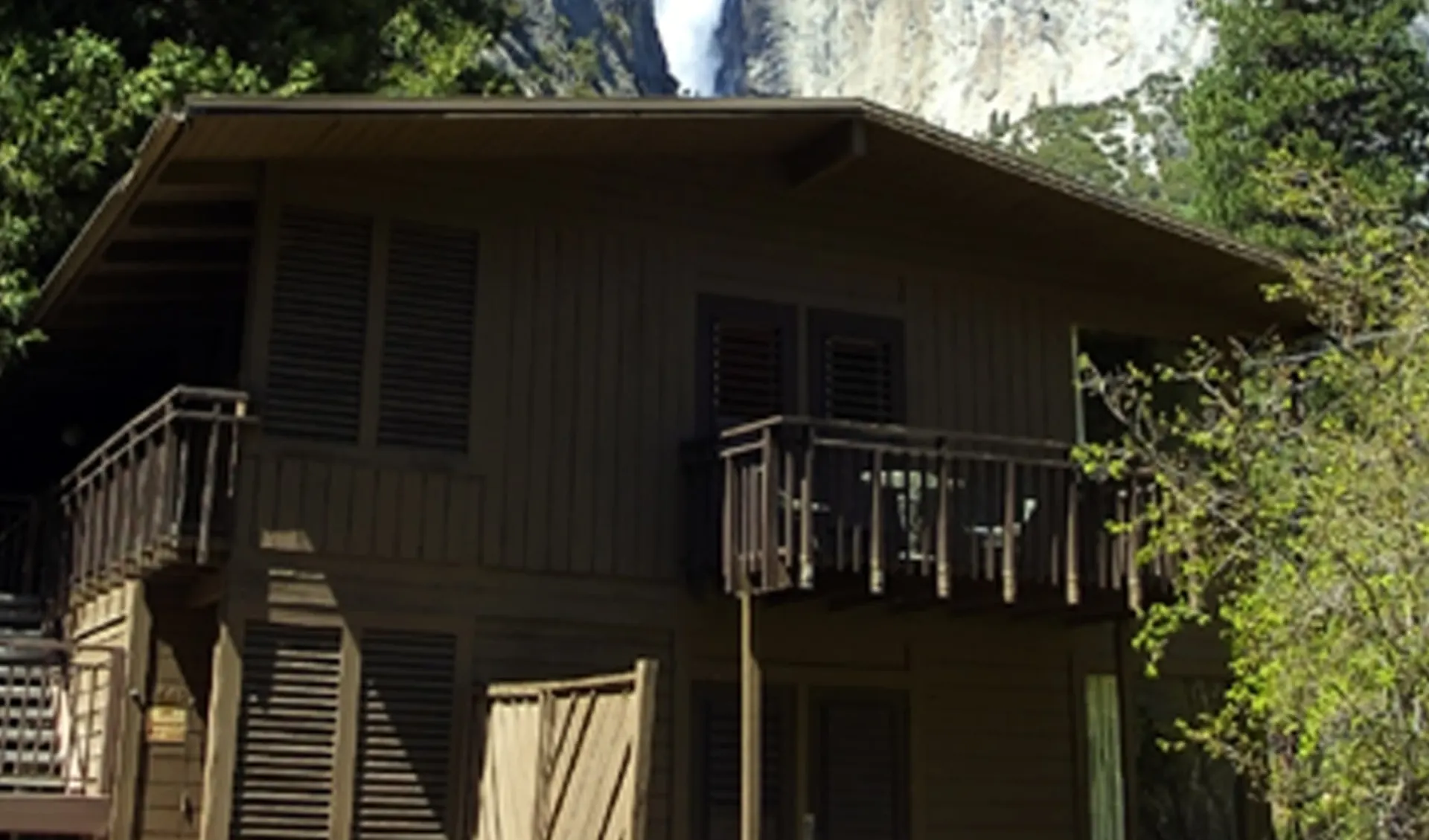 Yosemite Valley Lodge: Yosemite Valley Lodge - View of the falls