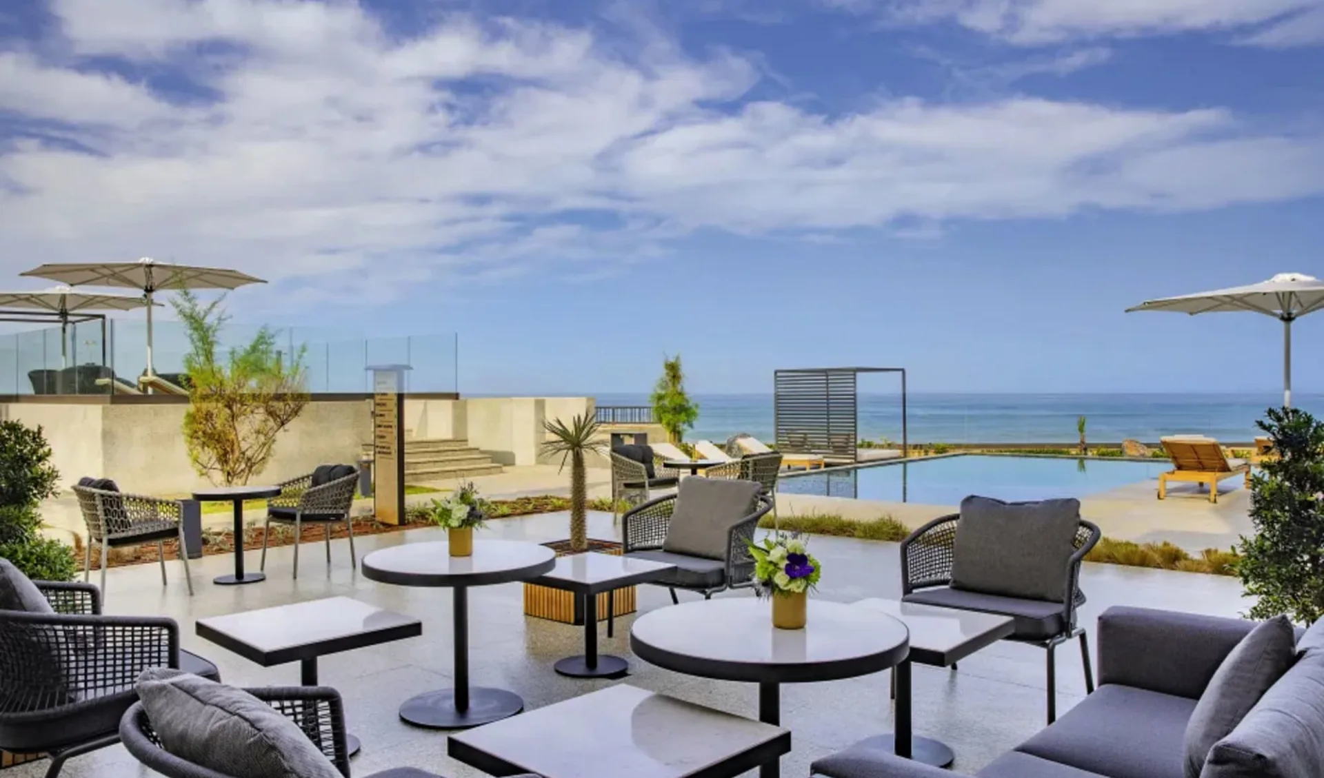 Conrad Rabat Arzana: f&b: 