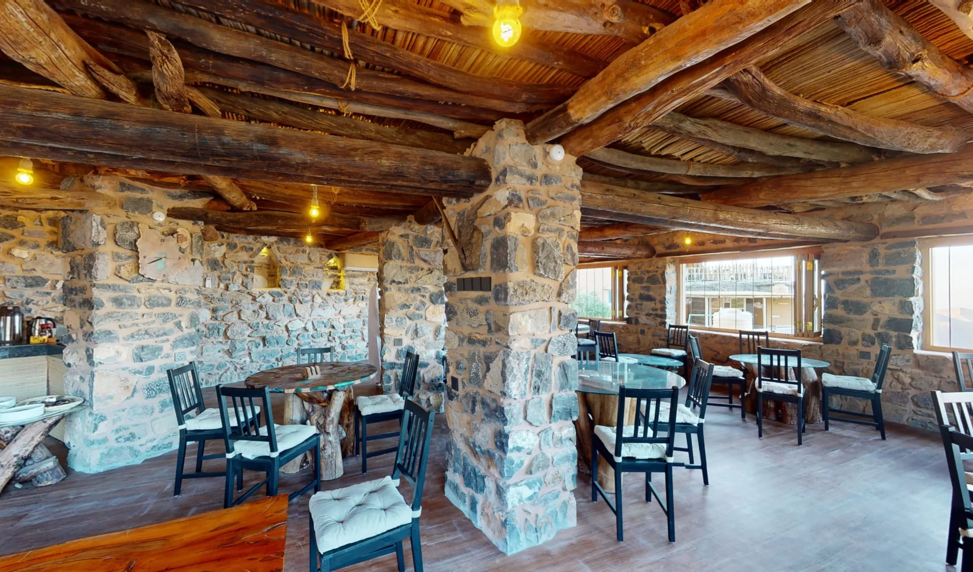 Hanging Terraces in Jebel Akhdar: f&b: 