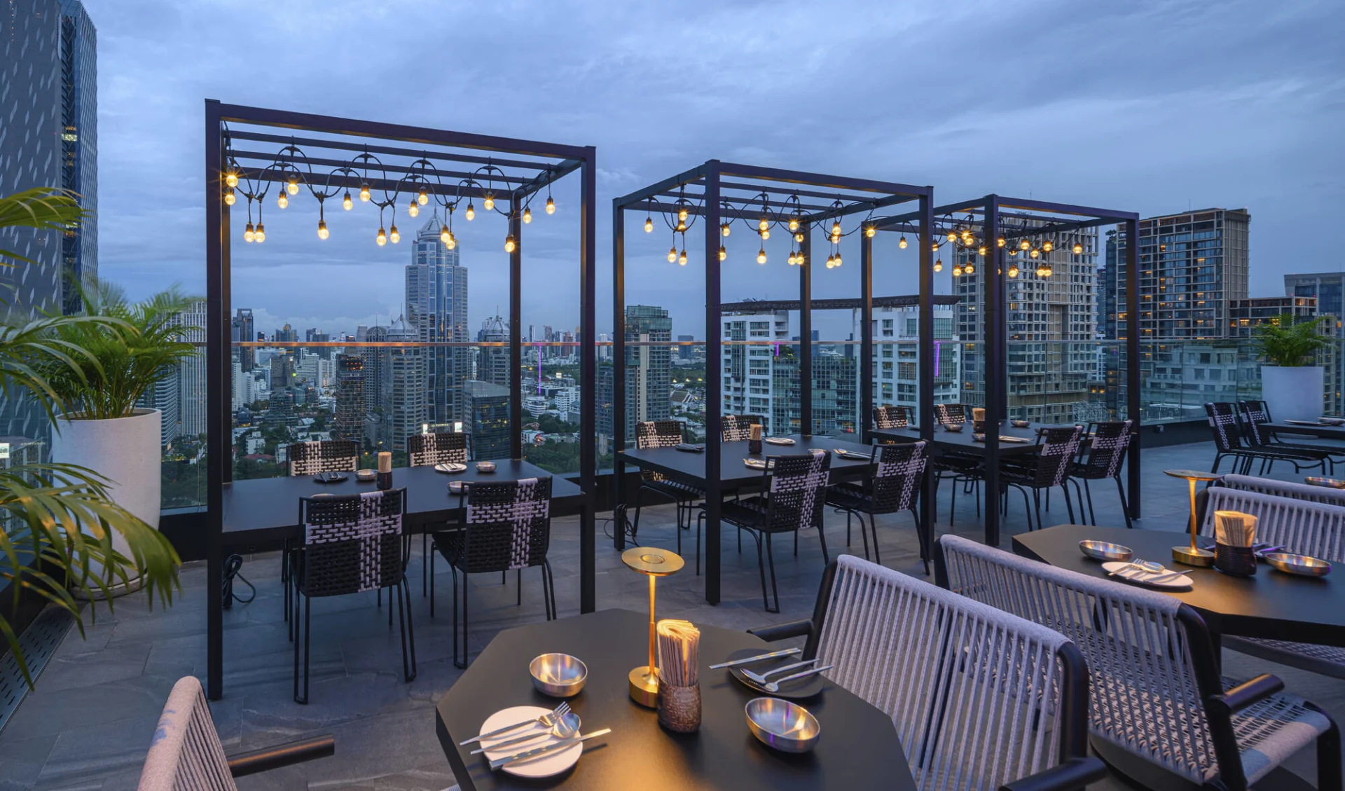 Sindhorn Midtown in Bangkok:  Anju Rooftop Restaurant & Bar