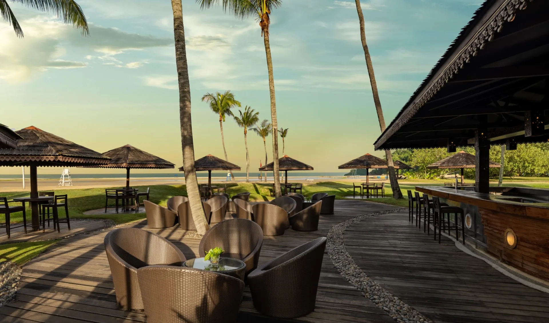 Shangri-La Rasa Ria in Kota Kinabalu: Bar | Sampan Bar