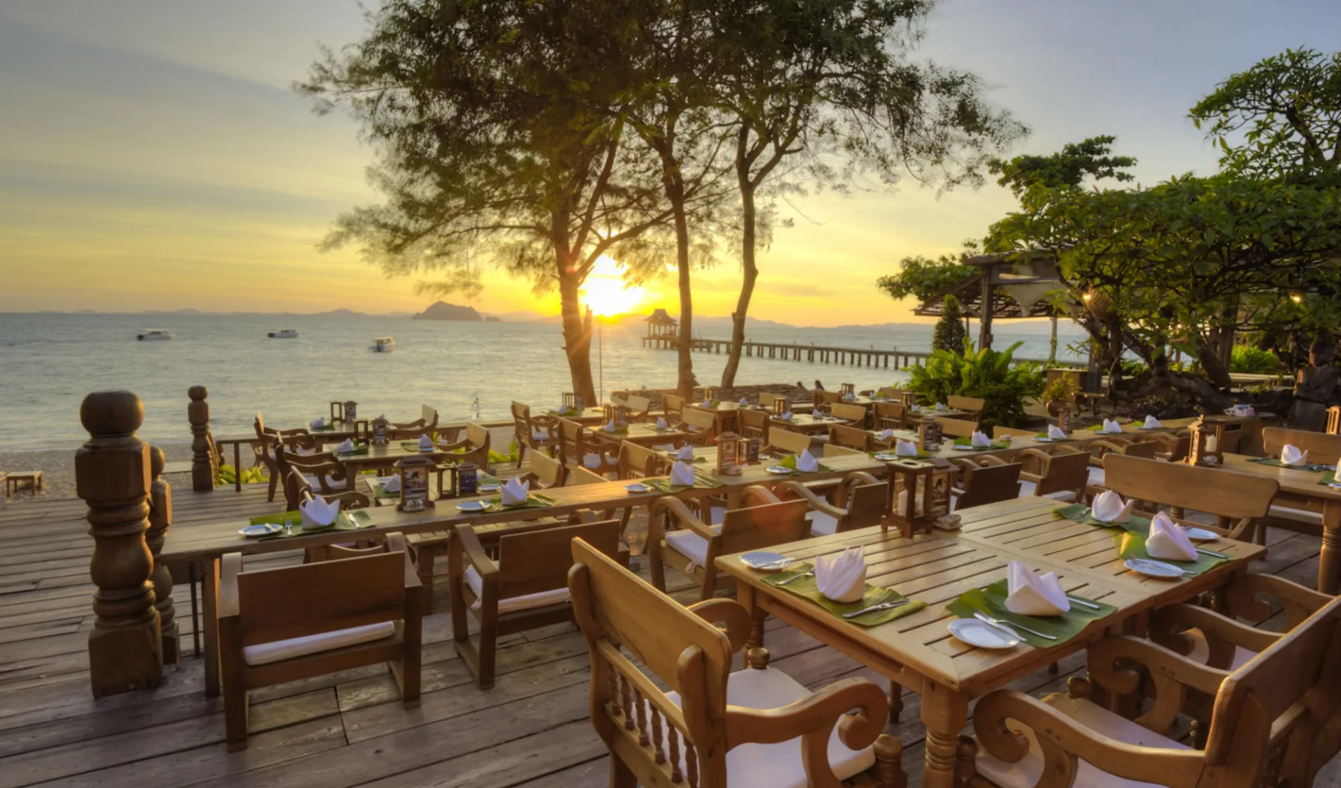 Santhiya Koh Yao Yai Resort & Spa in Ko Yao: By The Sea Restaurant & Bar