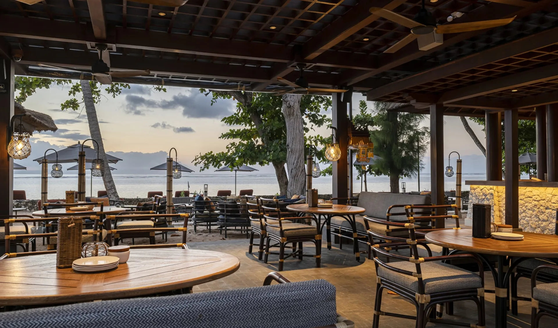 Andaz Bali in Südbali: Fisherman's Club Restaurant & Beach Bar