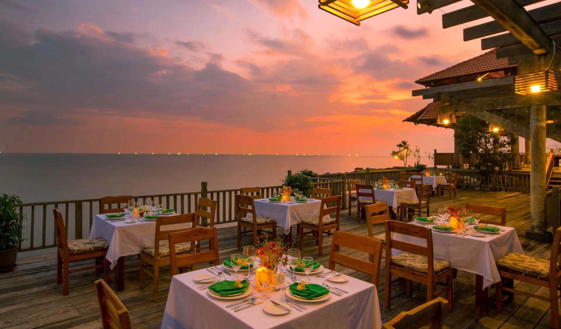 Green Bay Phu Quoc Resort & Spa: Rock Restaurant