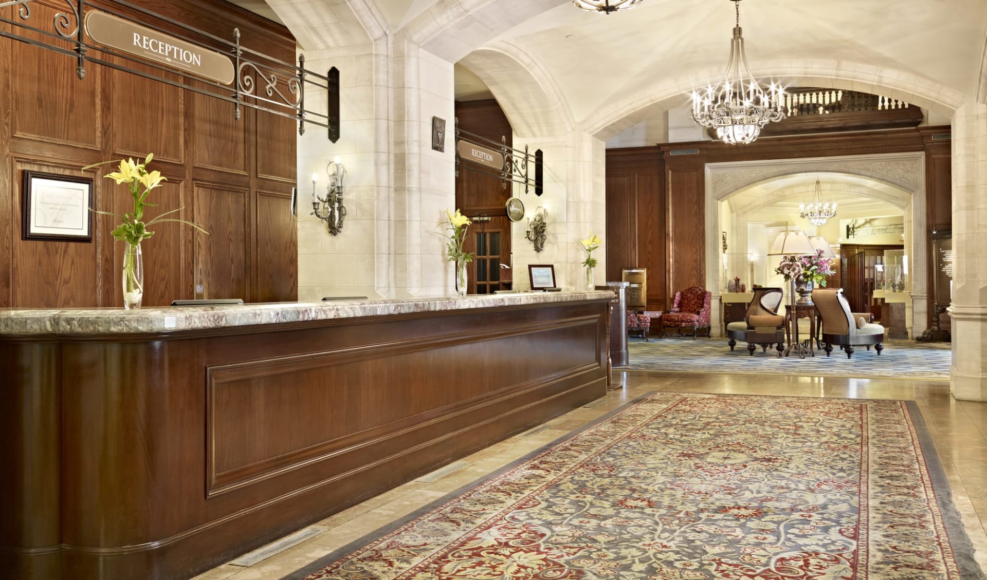 Fairmont Hotel MacDonald in Edmonton:  Fairmont MacDonald_Lobby