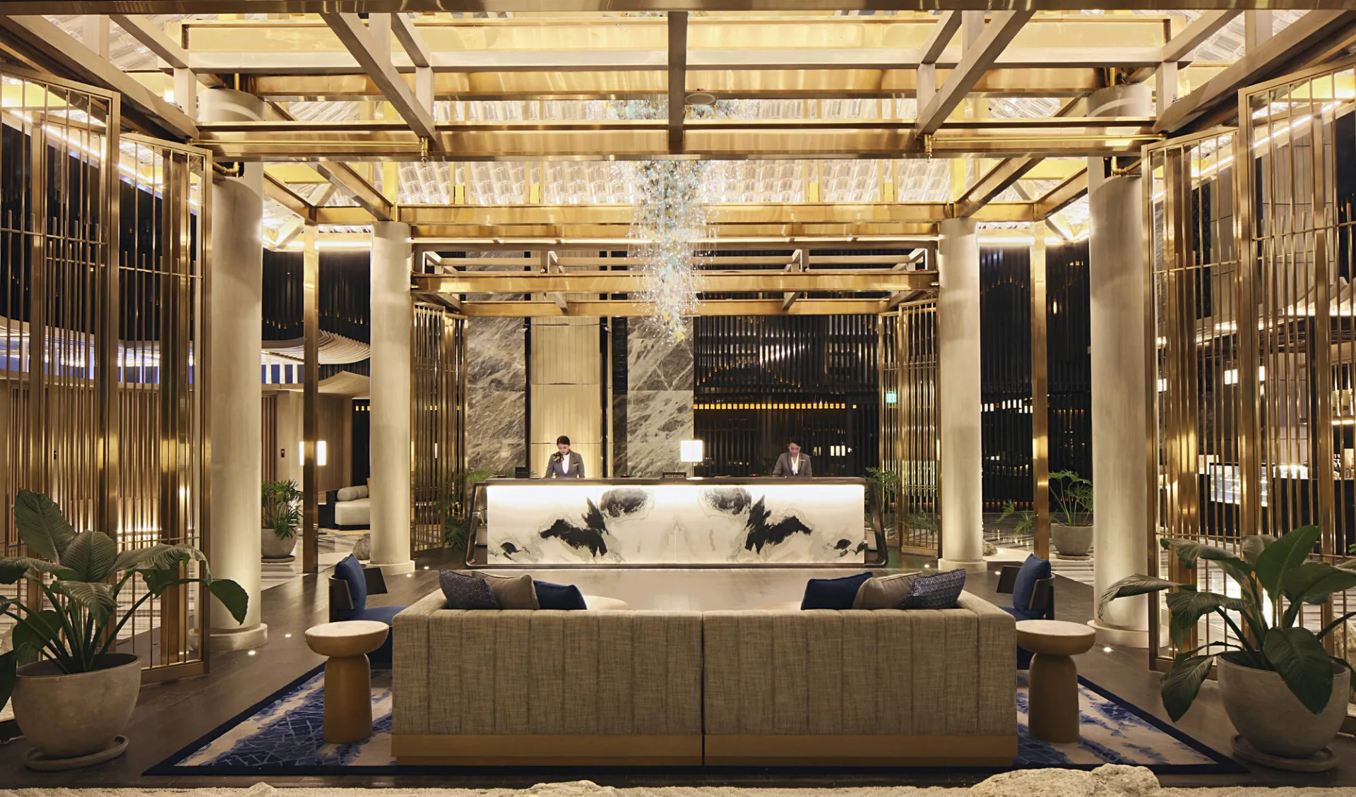 Okura Manila:  Front Desk 