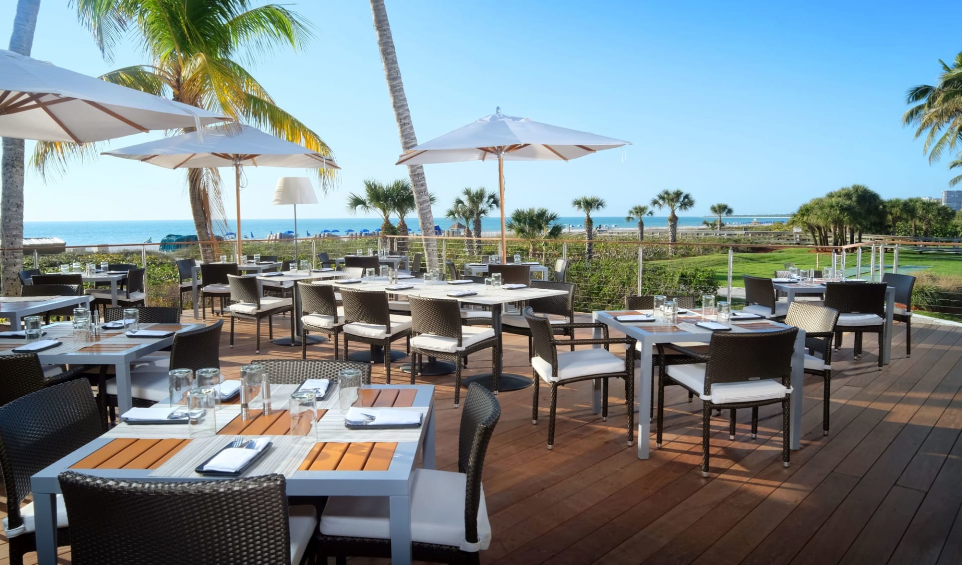 Hilton Marco Island Beach Resort and Spa:  Hilton Marco Island Resort_Restaurant