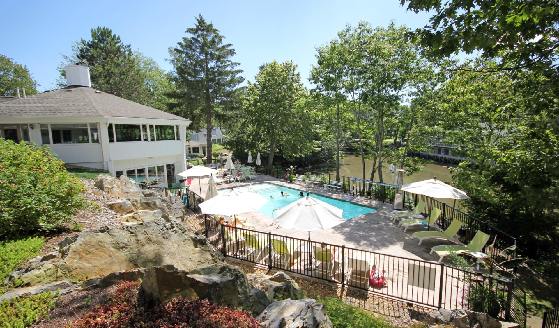 The Lodge on the Cove in Kennebunkport: Facilities_Lodge on the Cove_Pool_Tourmappers