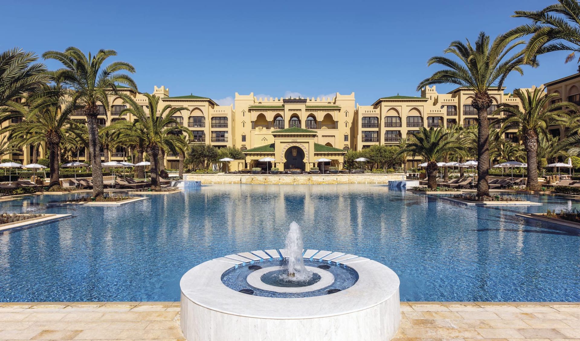 Mazagan Beach & Golf Resort in El Jadida: Mazagan & Golf Resort - Blick über Pool zum Hotel