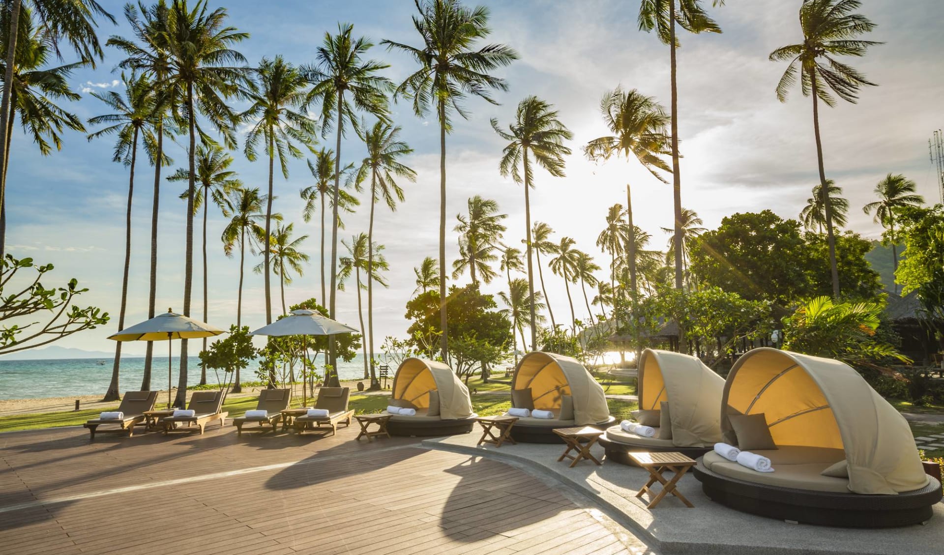 SAii Phi Phi Island Village in Ko Phi Phi: Pool Lounge Area