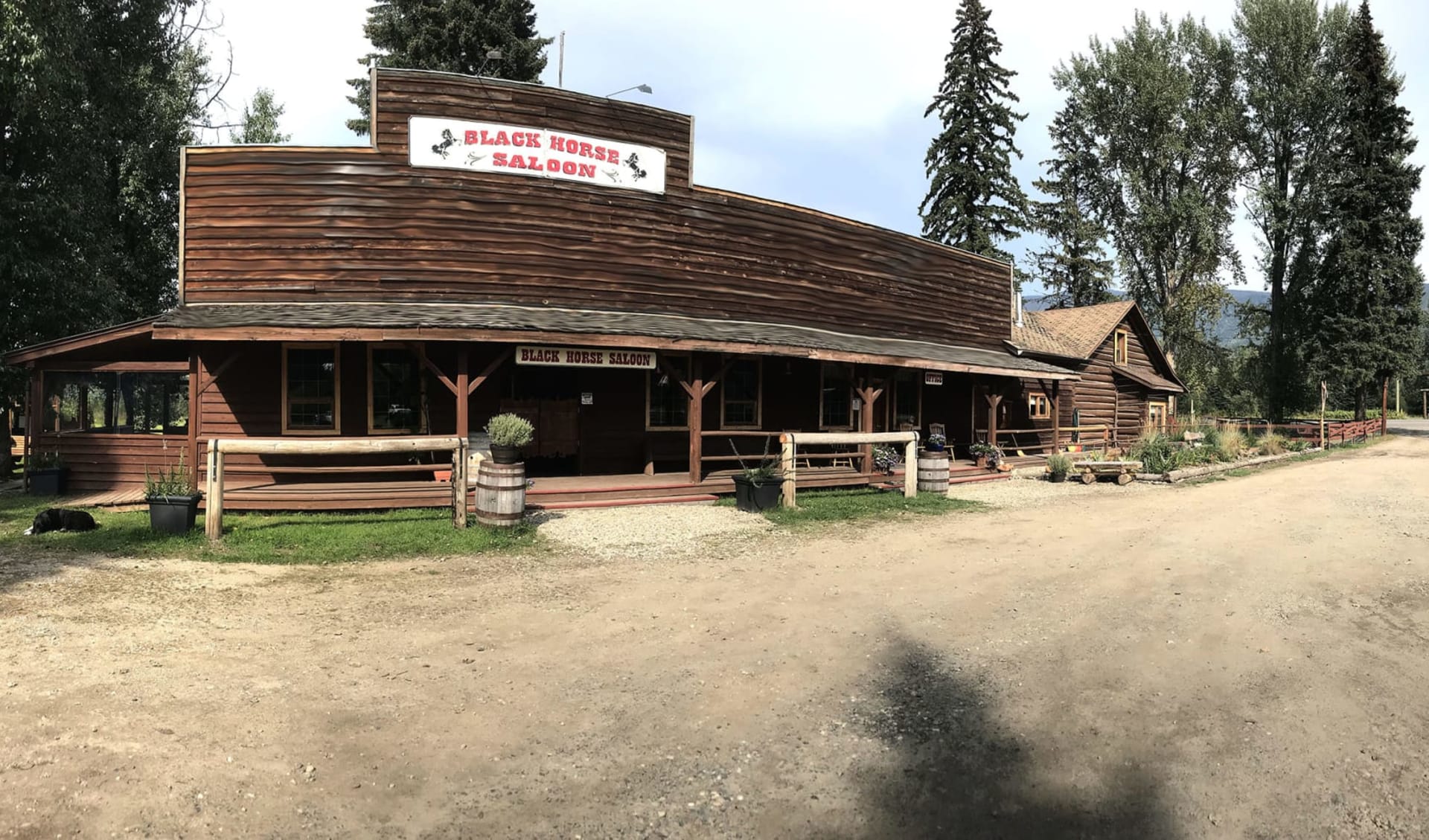 Wells Gray Guest Ranch in Clearwater: Facilities_Wells Gray Guest Ranch_Saloon_Jonview