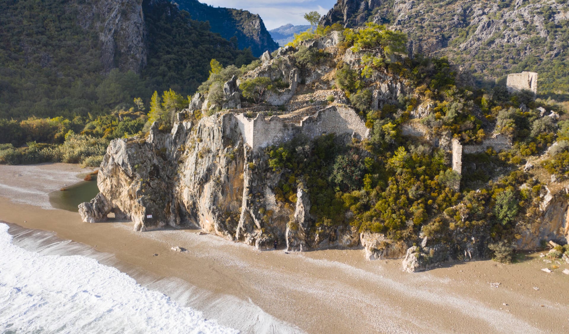 Badeferien im Maxx Royal Kemer Resort ab Belek: Felsen_Türkei