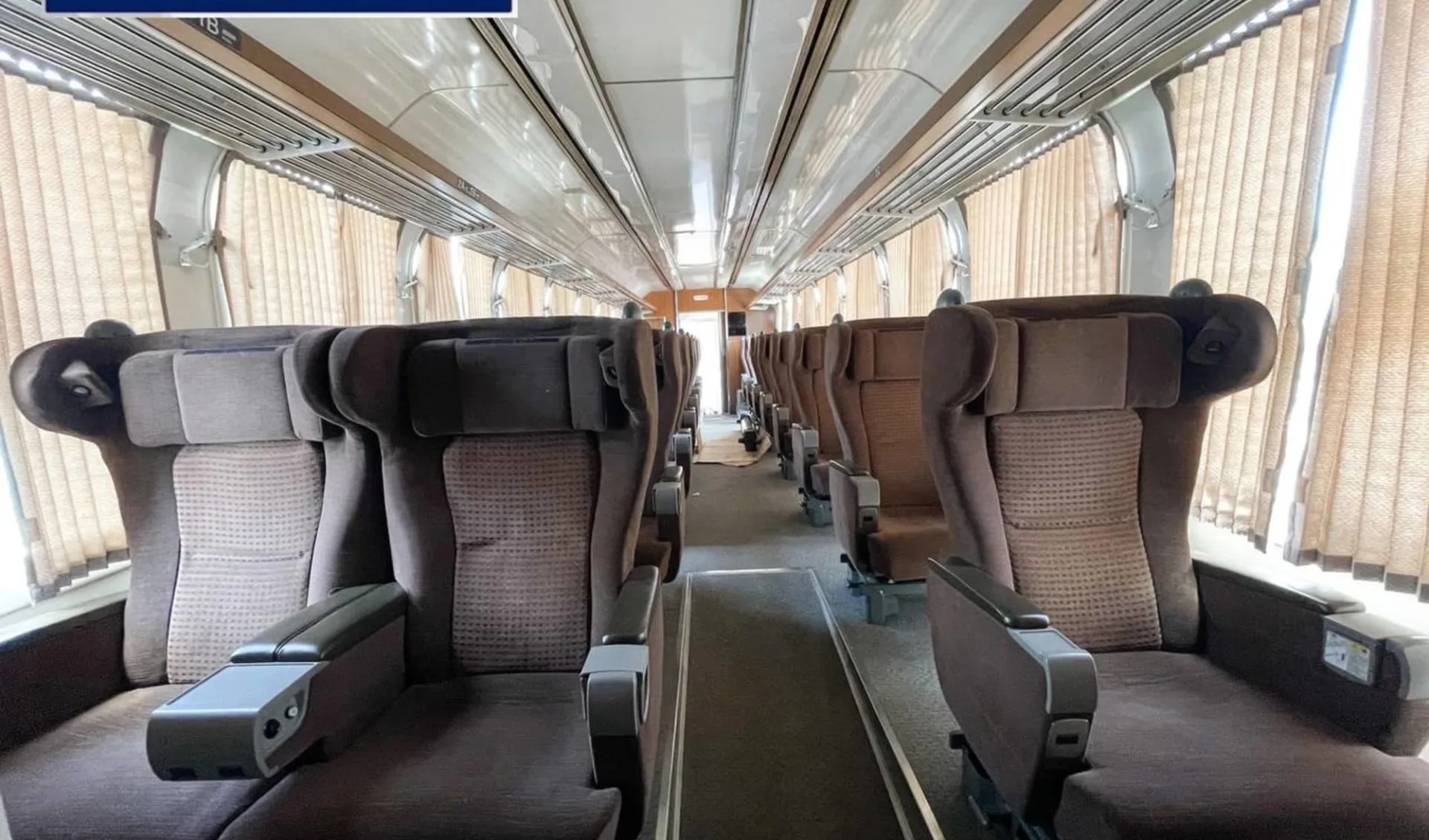 Pfeffriges Kampot ab Phnom Penh: First class section of the train