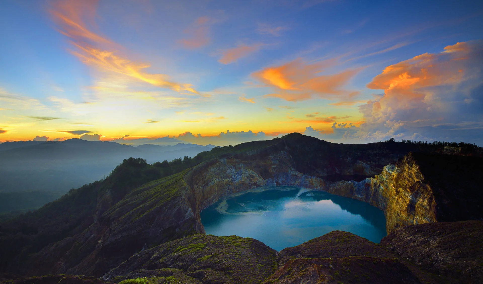 Flores - Traditionen, Riten und Vulkane ab Ende: Flores Mount Kelimutu