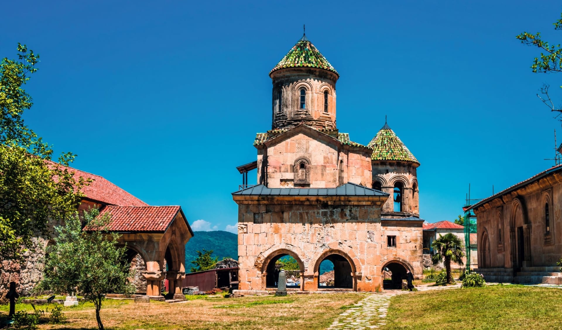 Höhepunkte Georgiens ab Tiflis: GE_Gelati_shutterstock_1320514865_streetflash