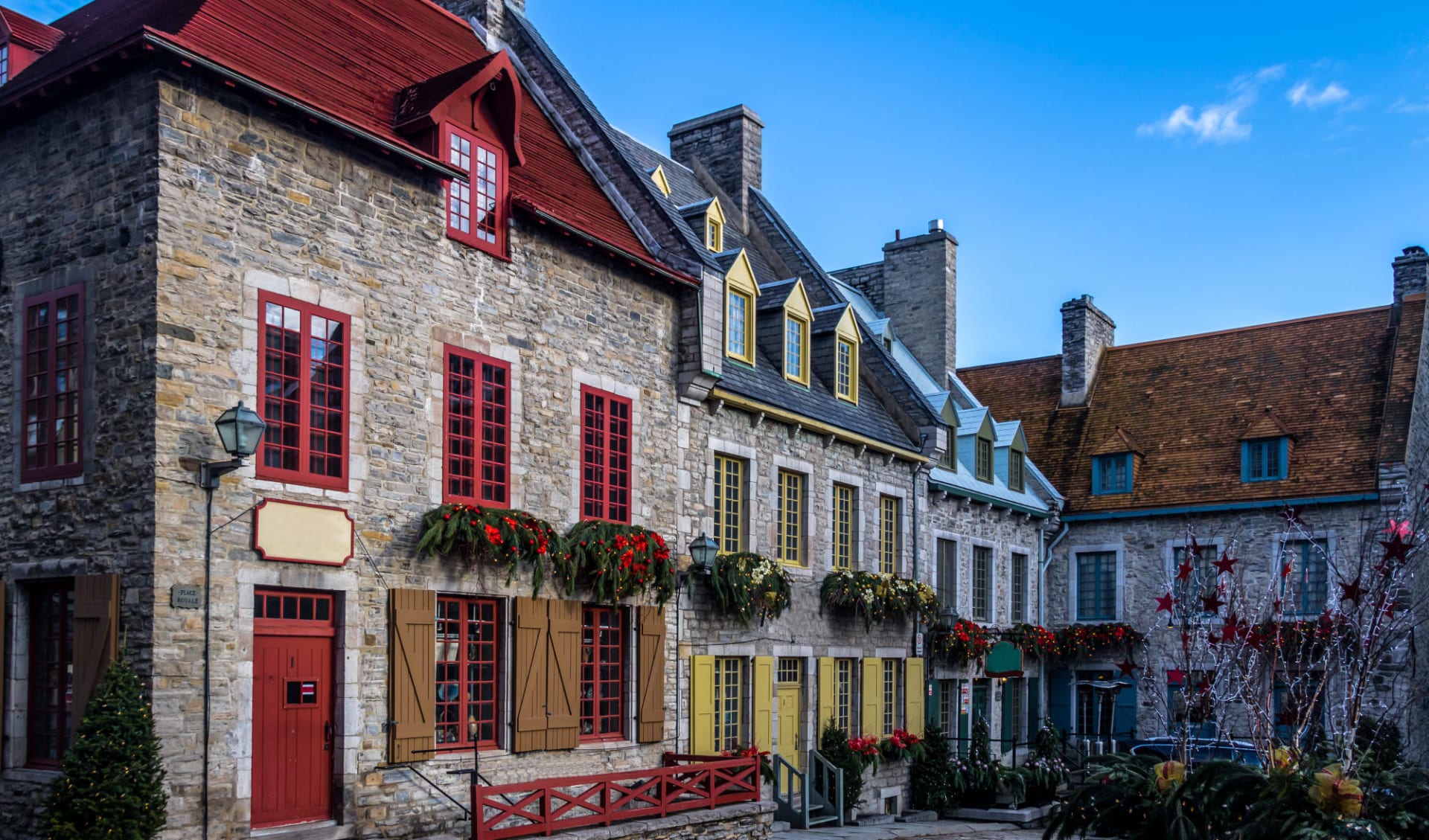 Ostkanadas Städte per Zug (individuell) ab Toronto: Kanada_Quebec_PlaceRoyale_Buildings