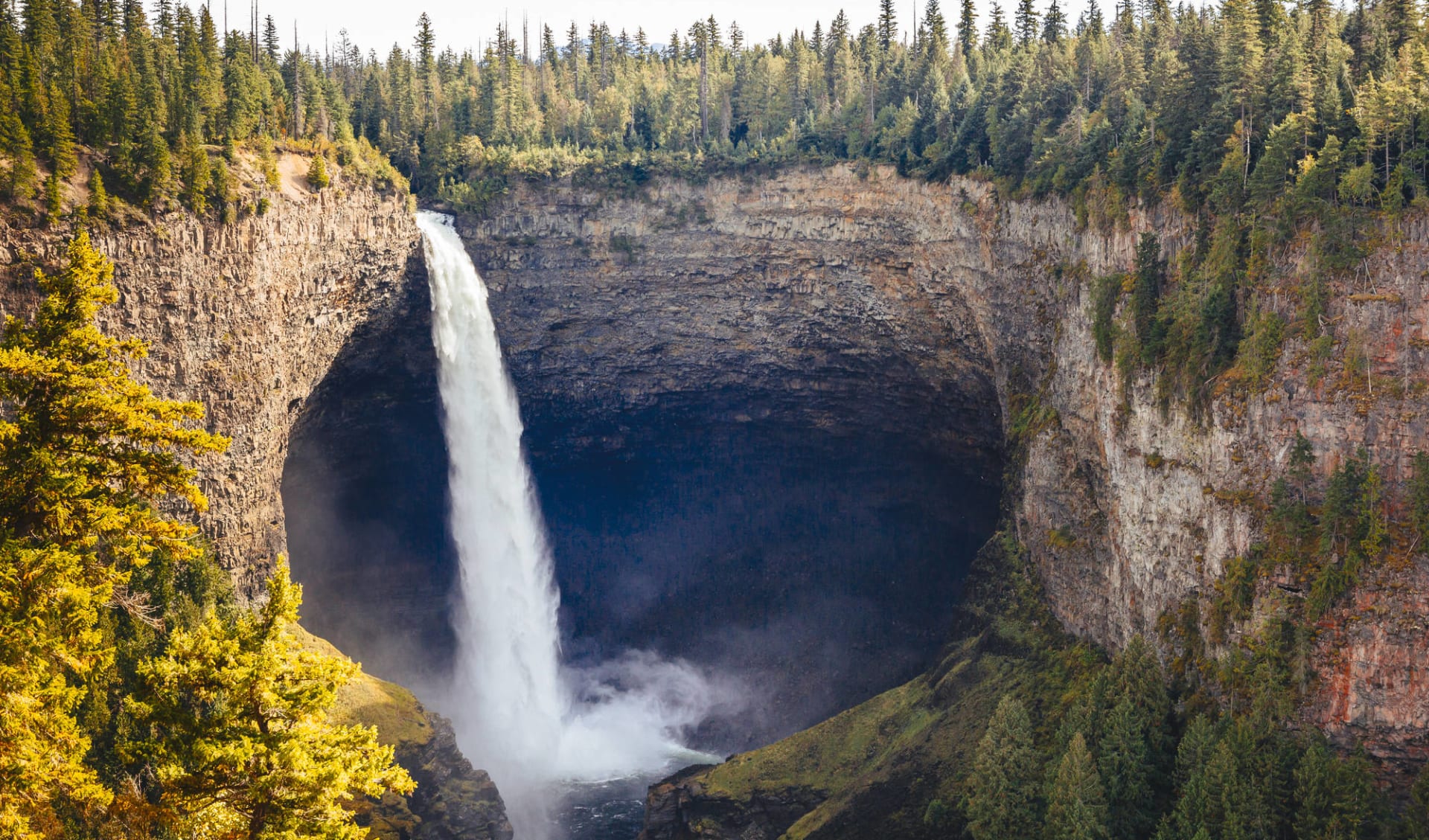 Kanu-Abenteuer im Wells Gray Provincial Park ab Clearwater: Kanada - Wells Gray Provincial Park - Helmcken Wasserfälle