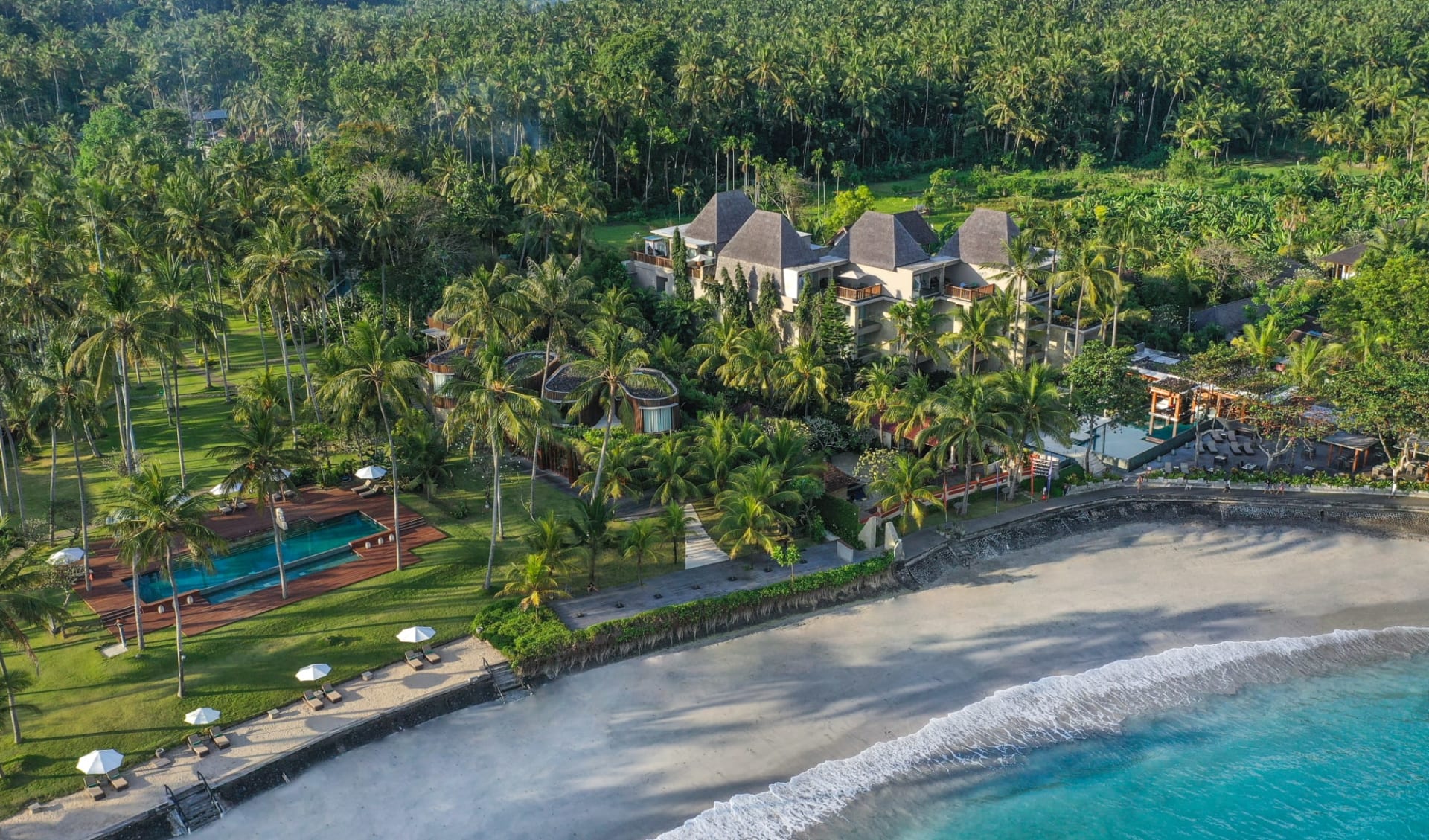 Candi Beach Resort & Spa in Ostbali:  Aerial beachfront view