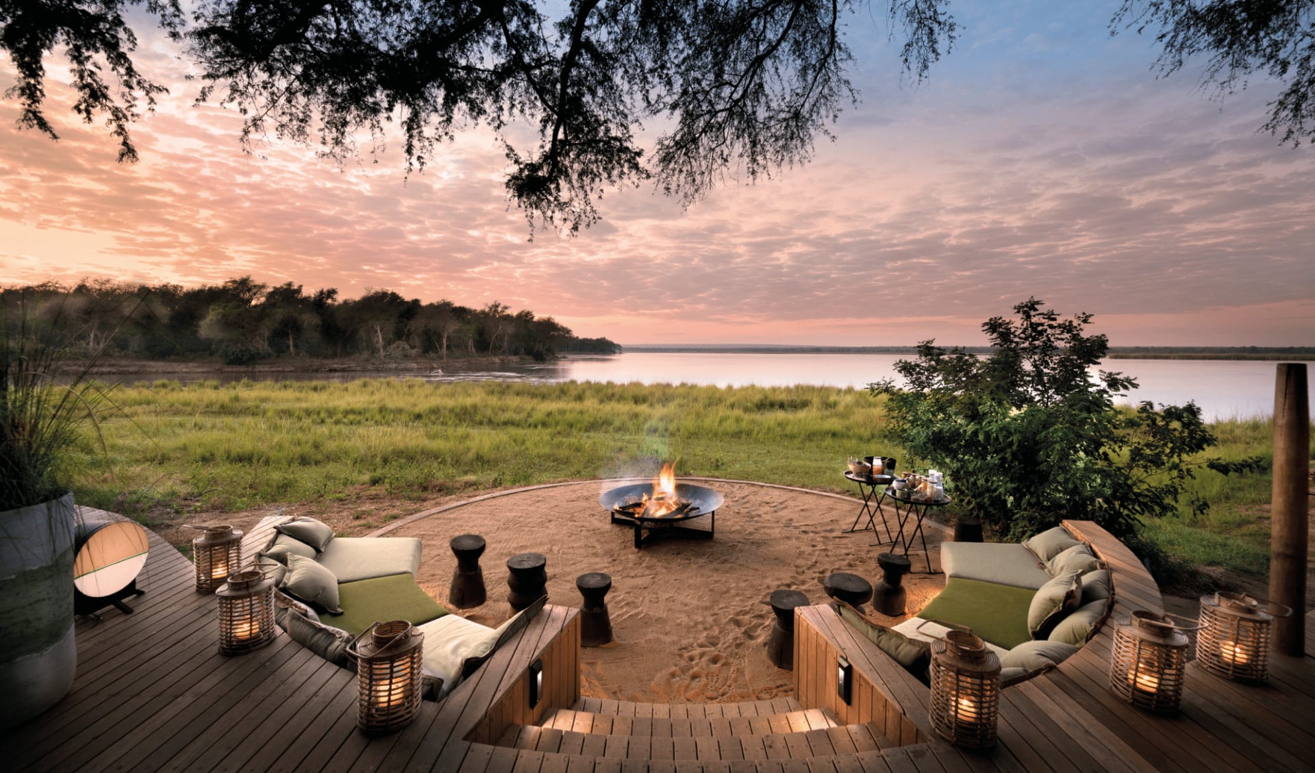 Lolebezi Safari Lodge in Lower Zambezi: Lolebezi_Fireplace