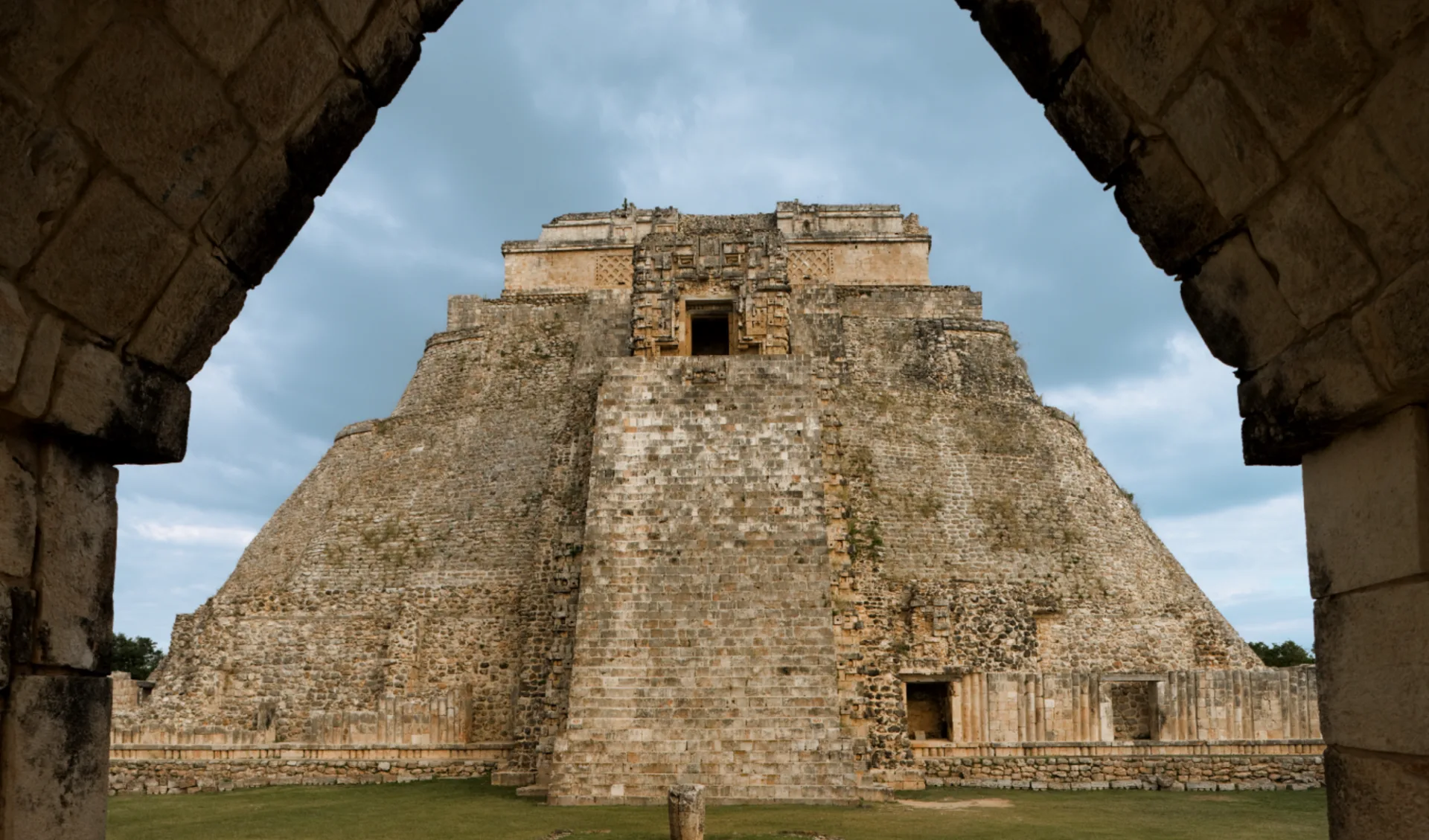 Gruppenreise Mini Yucatán ab Cancún: Mexico - Yucatan - Uxmal - Ruine Maya