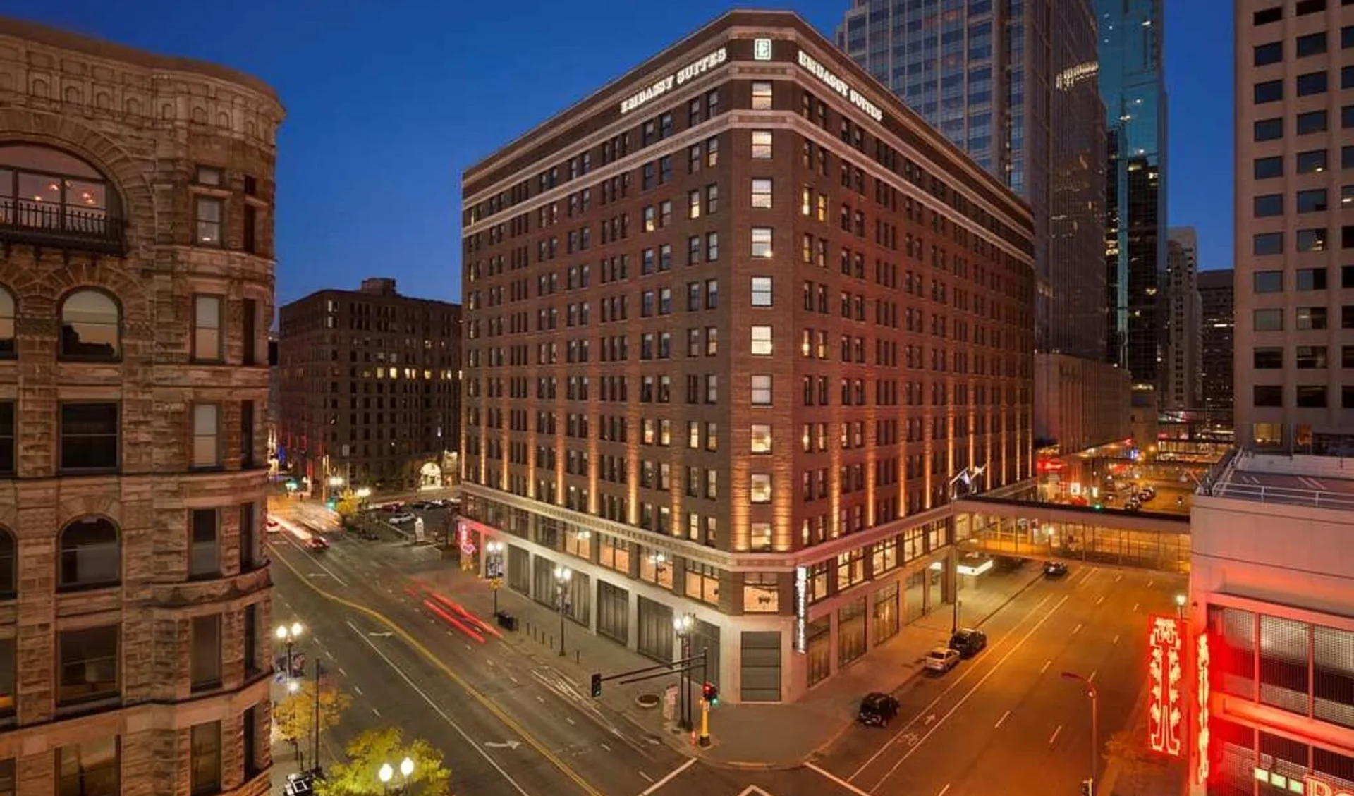 Embassy Suites by Hilton Minneapolis Downtown: Minneapolis_Embassy Suites_Aussen_Webseite
