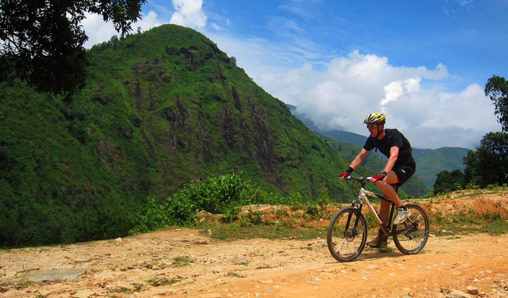 Abenteuer Sapa «Hiking & Biking Package» ab Hanoi: Mountain Biking (6)