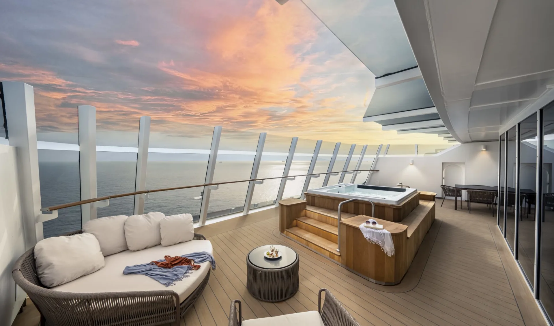Dubai, Abu Dhabi und Qatar mit der MSC Euribia: MSC23018619 (1)