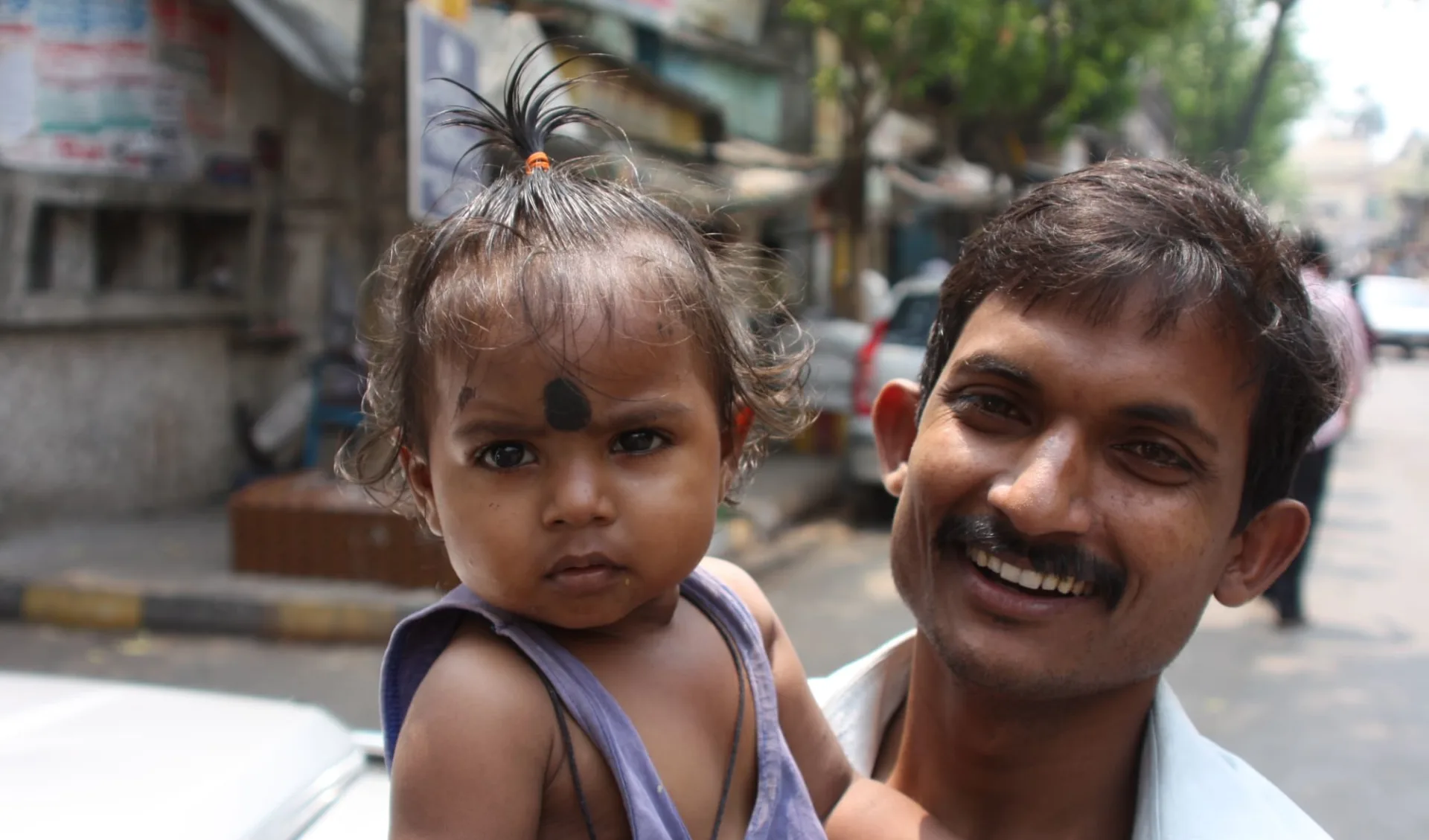 Unbekanntes Gujarat ab Ahmedabad: Mumbai: Happy father with his daughter