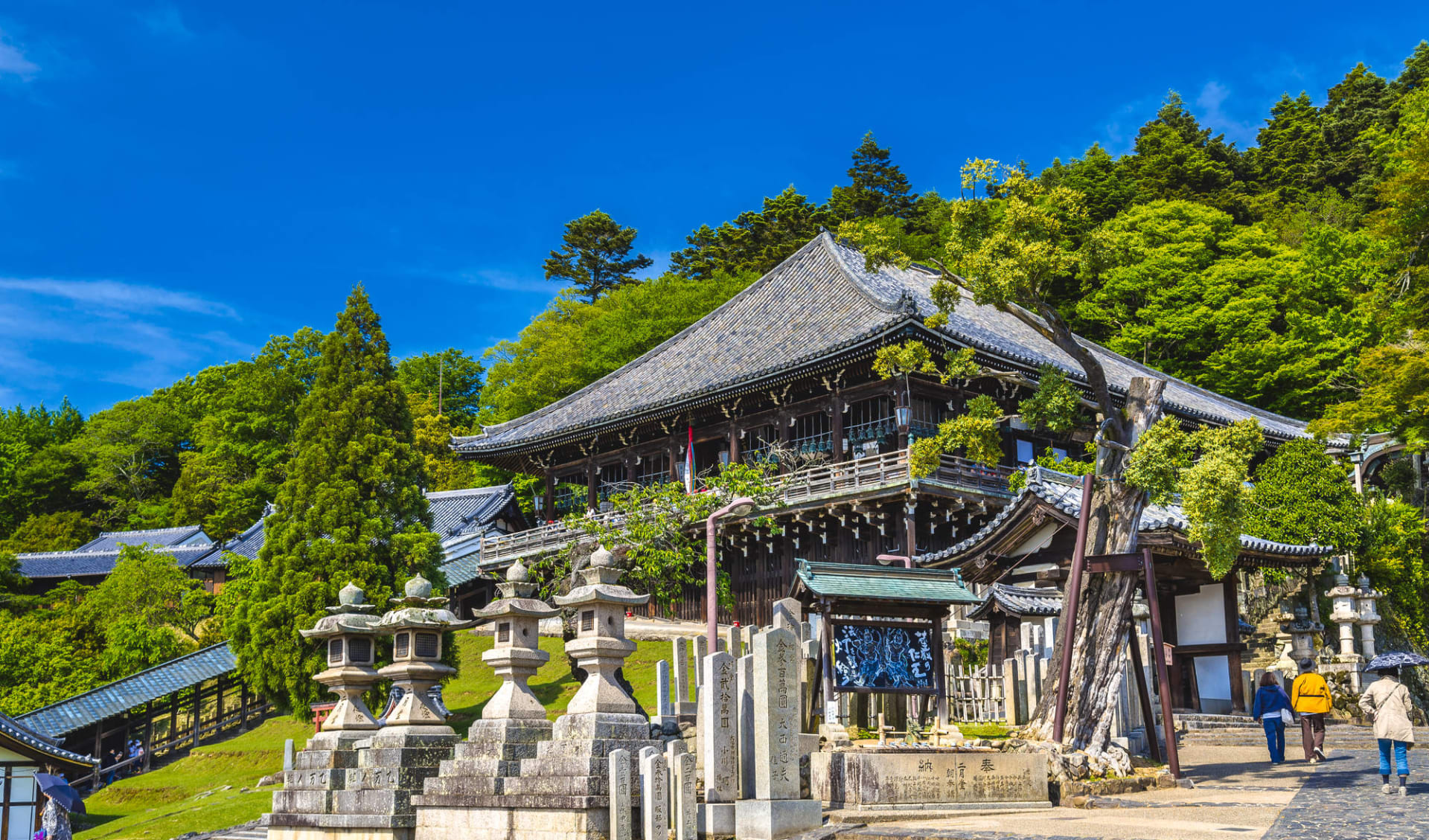 Japan auf neuen Wegen mit Verlängerung ab Osaka: Nara Todaiji Temple Nigatsu-do