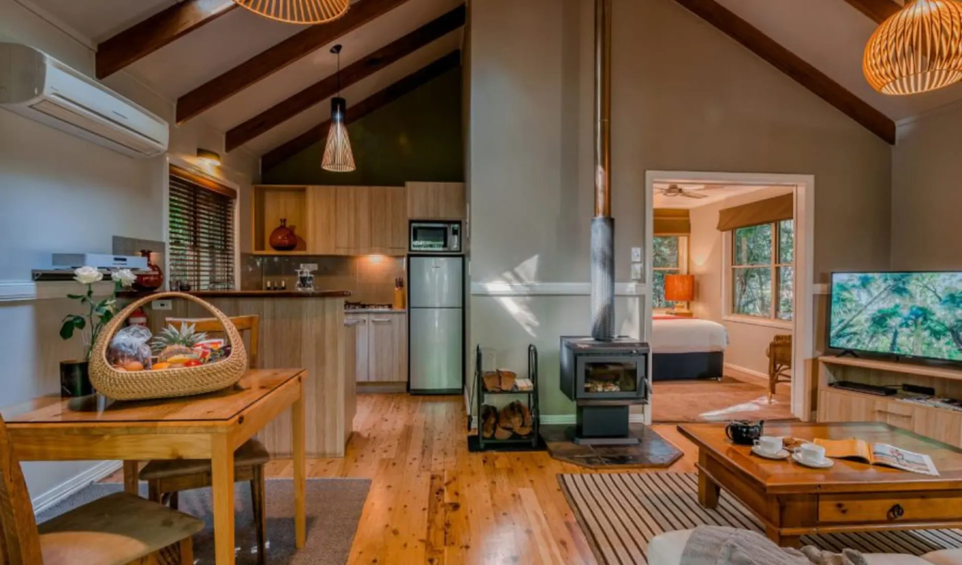 Narrows Escape Rainforest Retreat in Sunshine Coast: narrows-escape-montville-kookaburra-villa-900x600