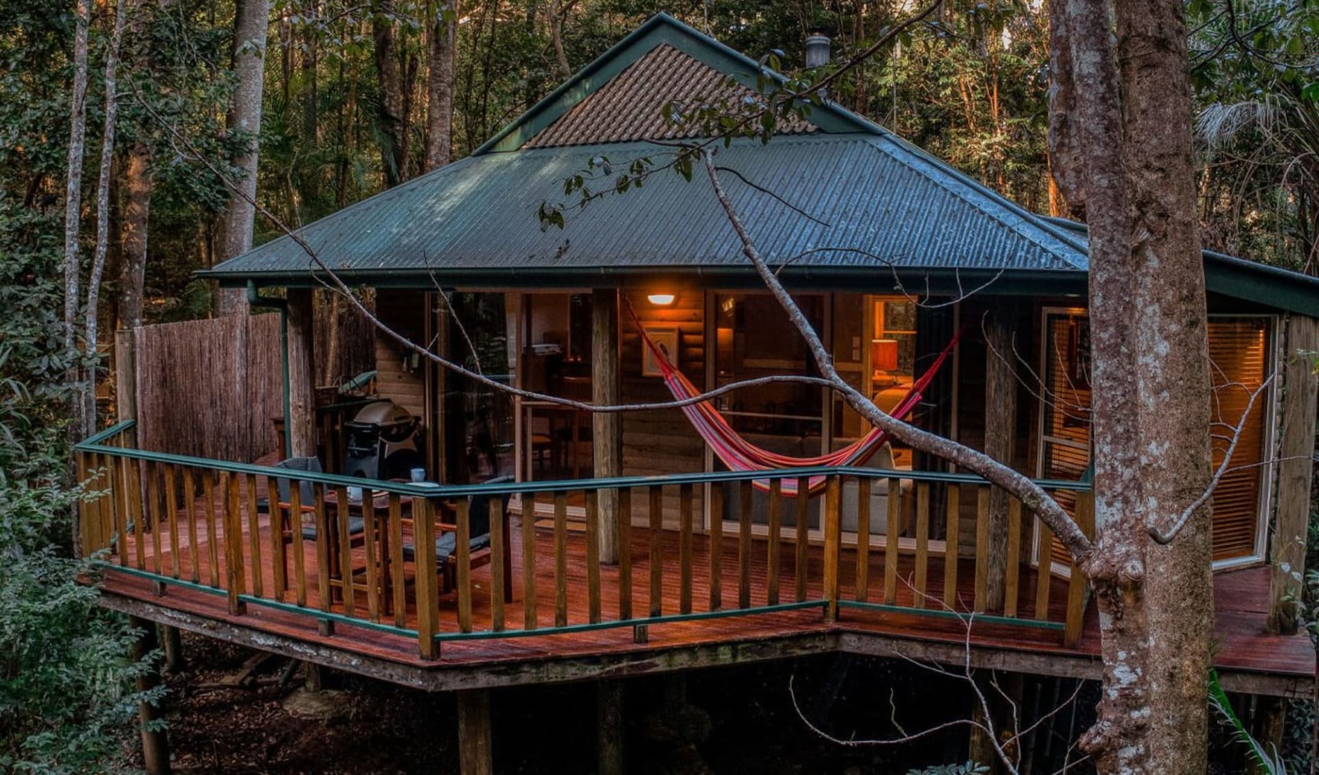 Narrows Escape Rainforest Retreat in Sunshine Coast: narrows-escape-montville-location-villa-1350x900