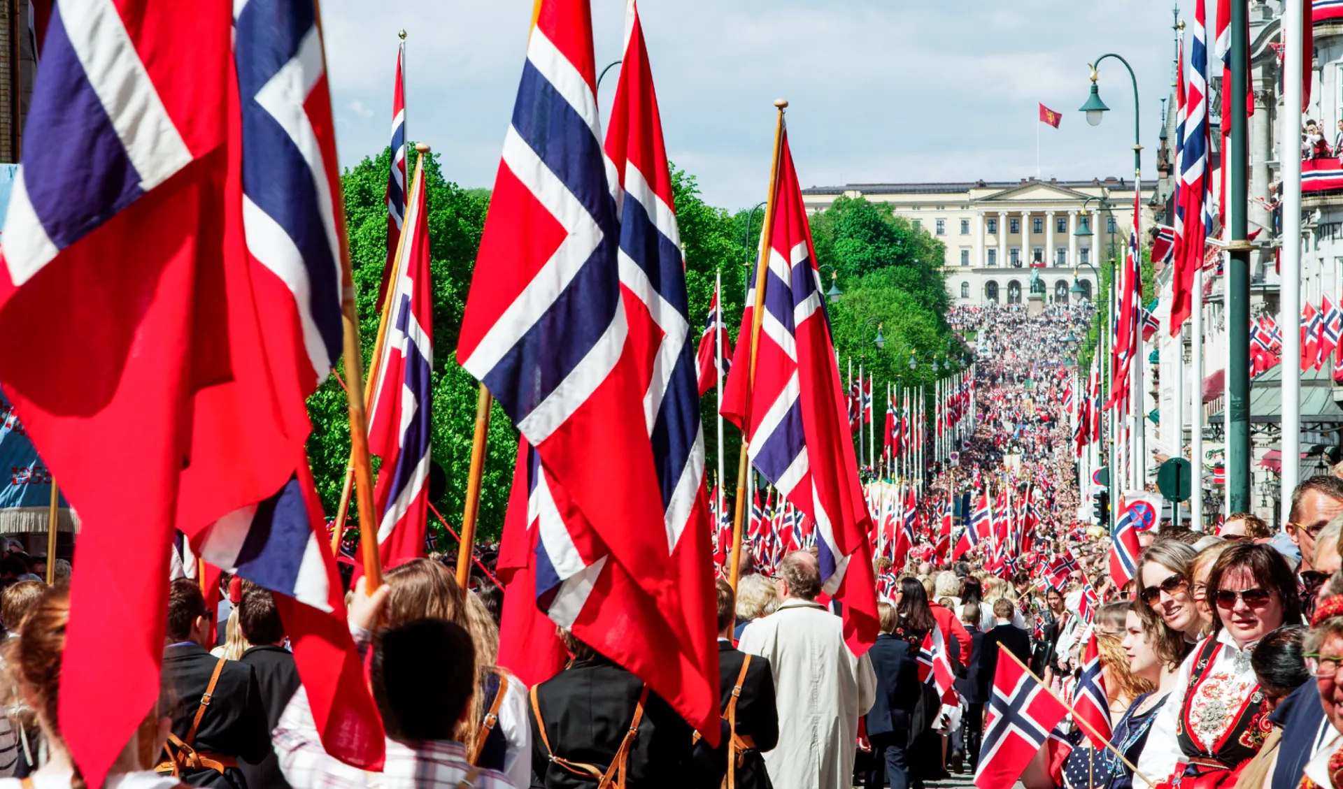 Nationalfeiertag und Postschiffreise ab Oslo: Norwegen_Oslo_Nationalfeiertag_©Visitnorway