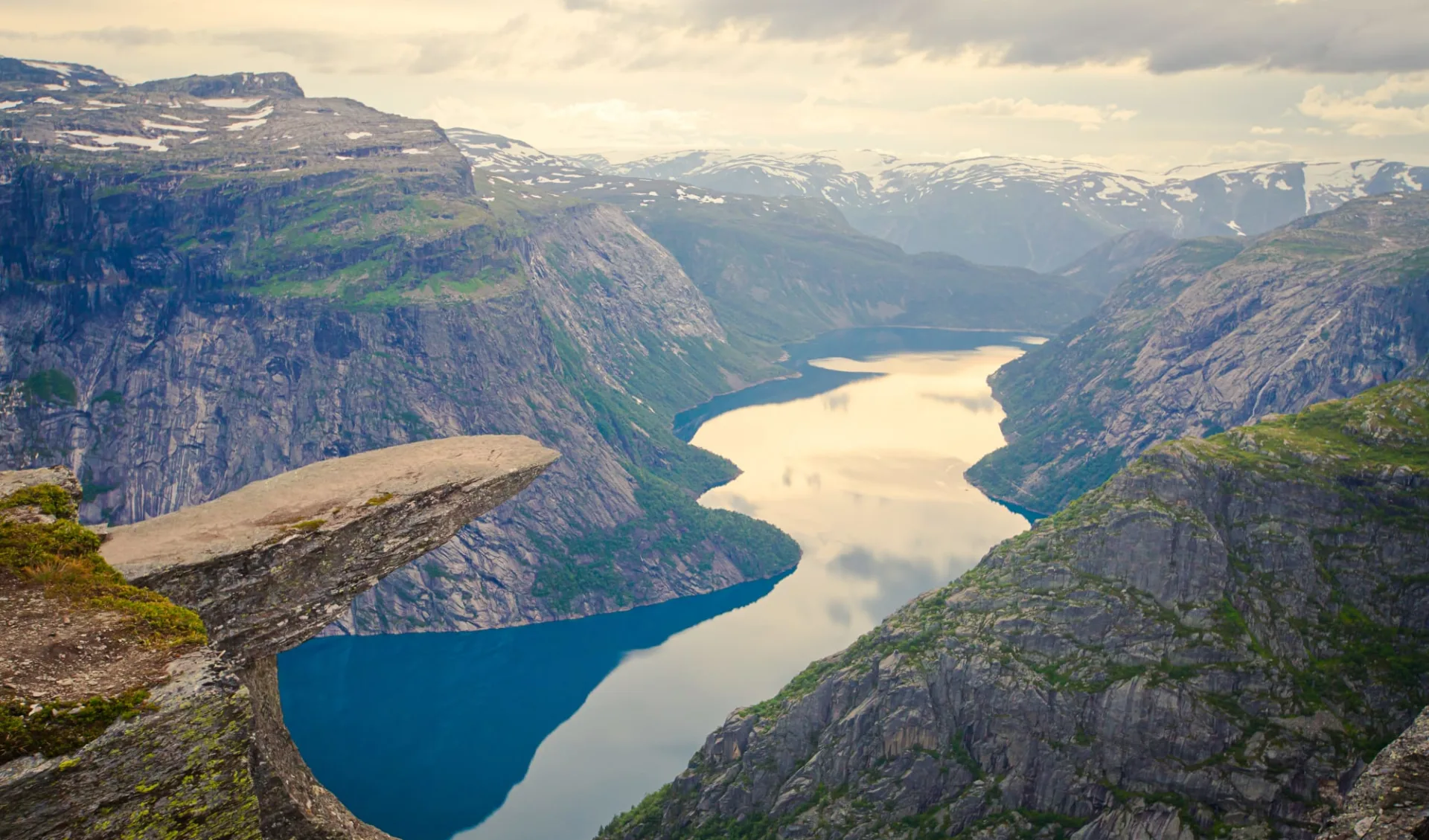 Durch Norwegens Sonnenstube ab Oslo: norwegen_sonnenstube_fjord