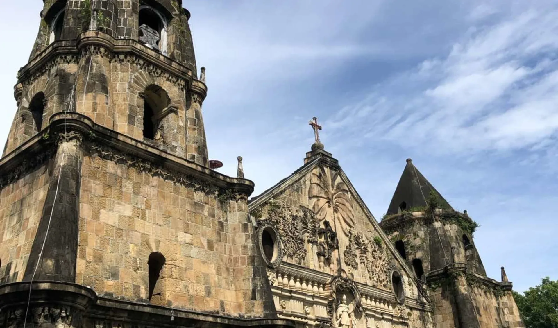 Inselwelt Visayas ab Negros: Panay Island Iloilo Miagao Church