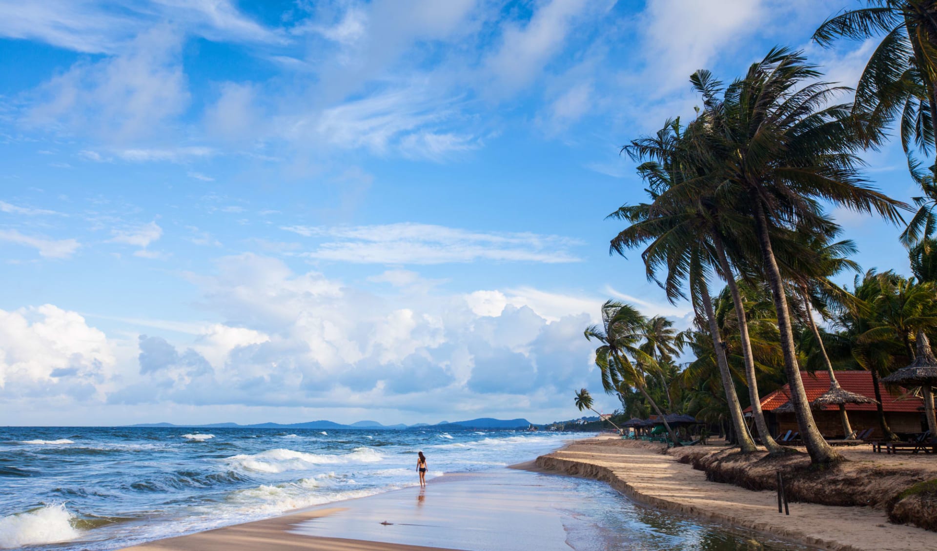 Grenzenlose Faszination bis Phu Quoc ab Siem Reap: Paradise beach at sunset in Dinh Cau pagodas Phu Quoc island