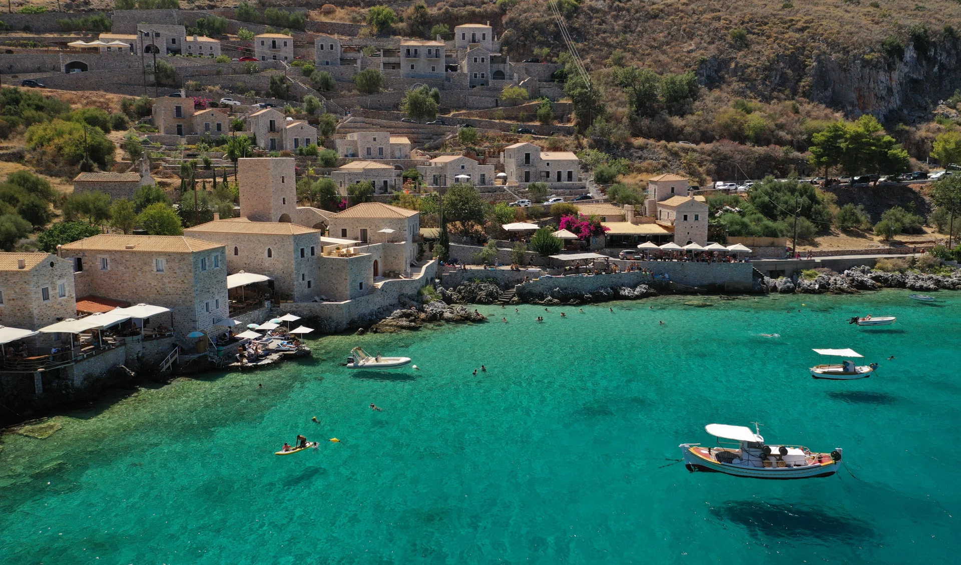 Badeferien im Aldemar Olympian Village Hotel ab Kalamata: Peloponnese_Bucht_Boote_