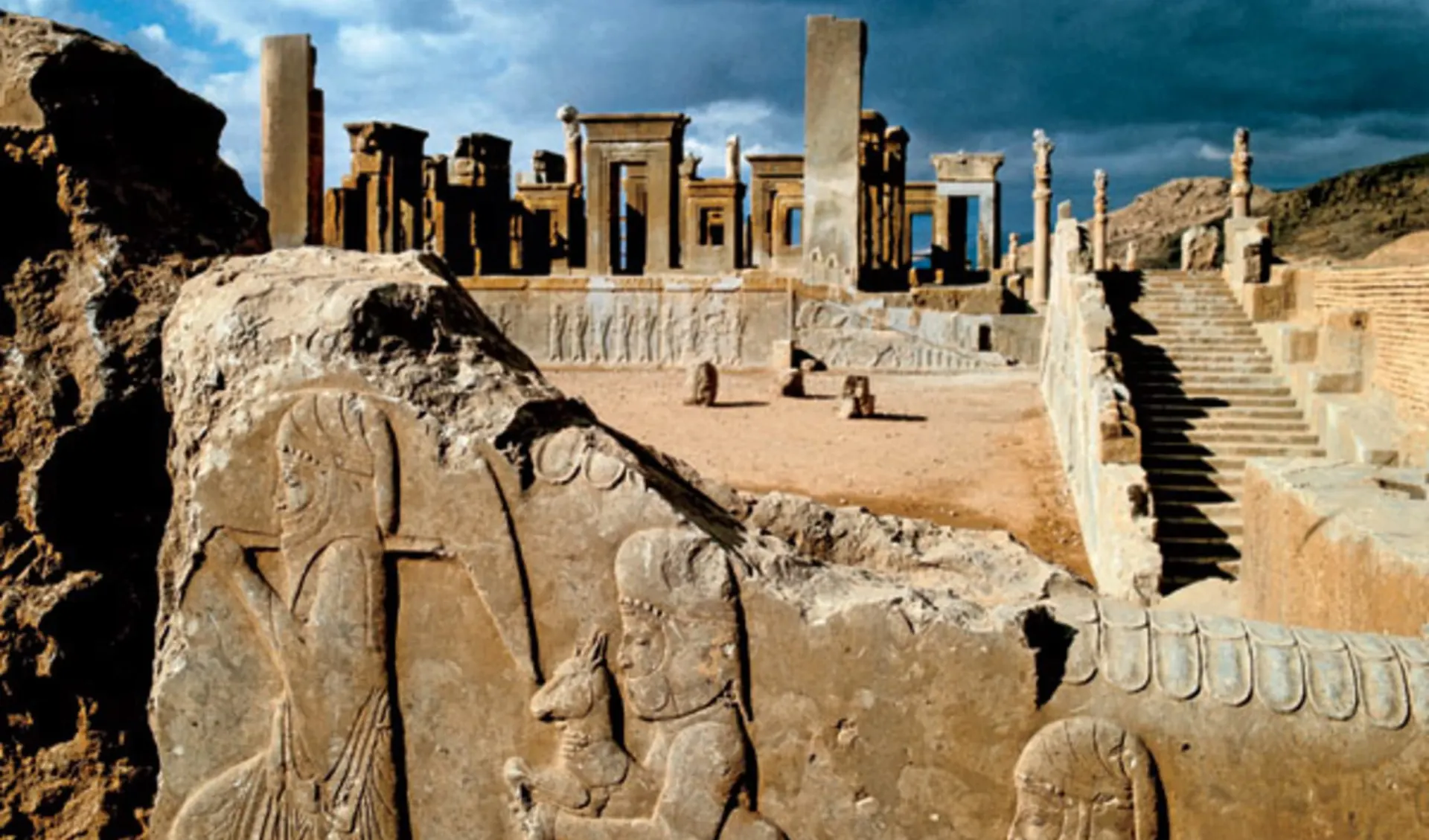 Persischer Golf - 3000 Jahre Handels- und Konfliktgeschichte ab Shiraz: Persepolis