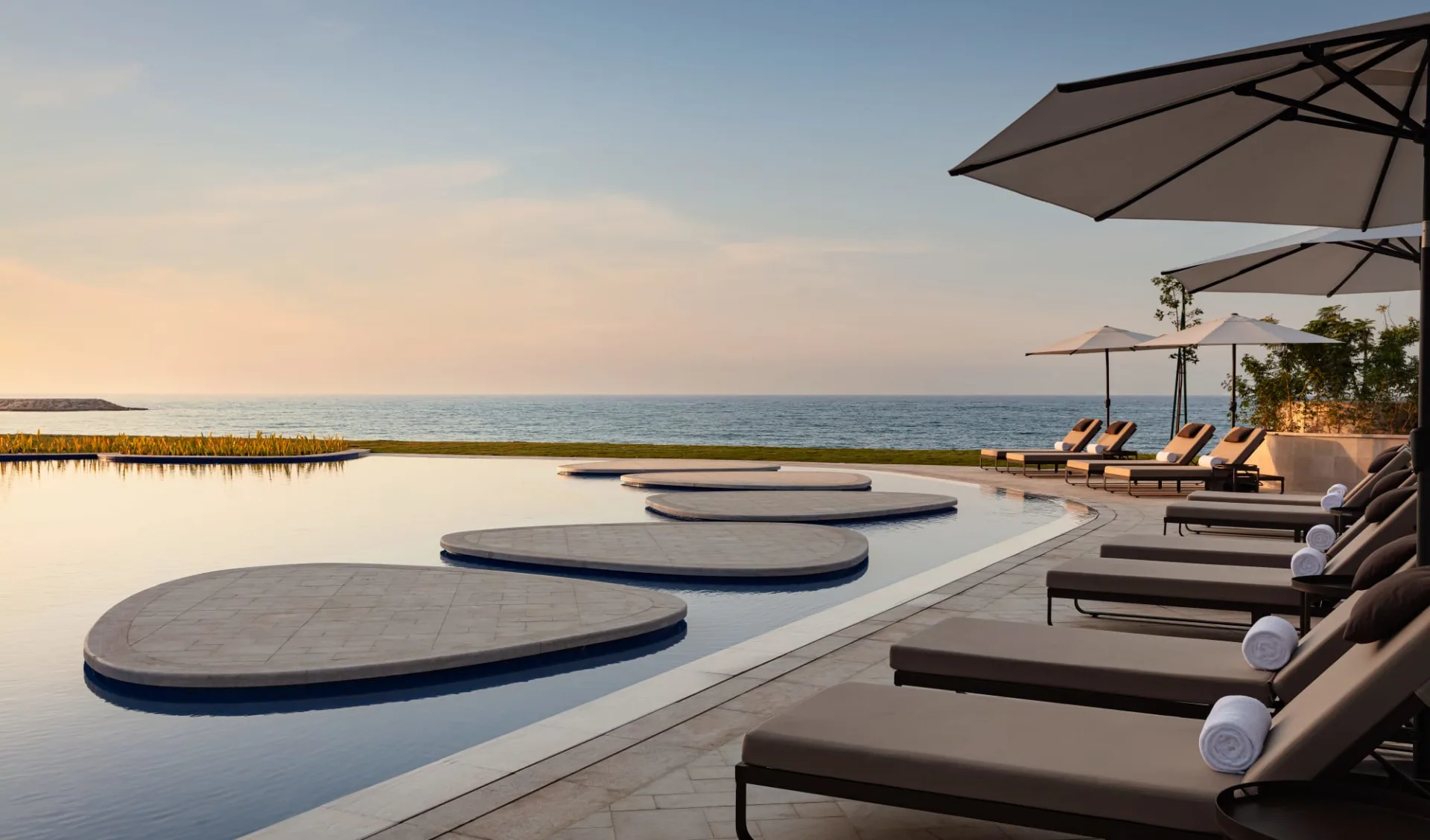 The St. Regis Al Mouj Muscat Resort: pool: 