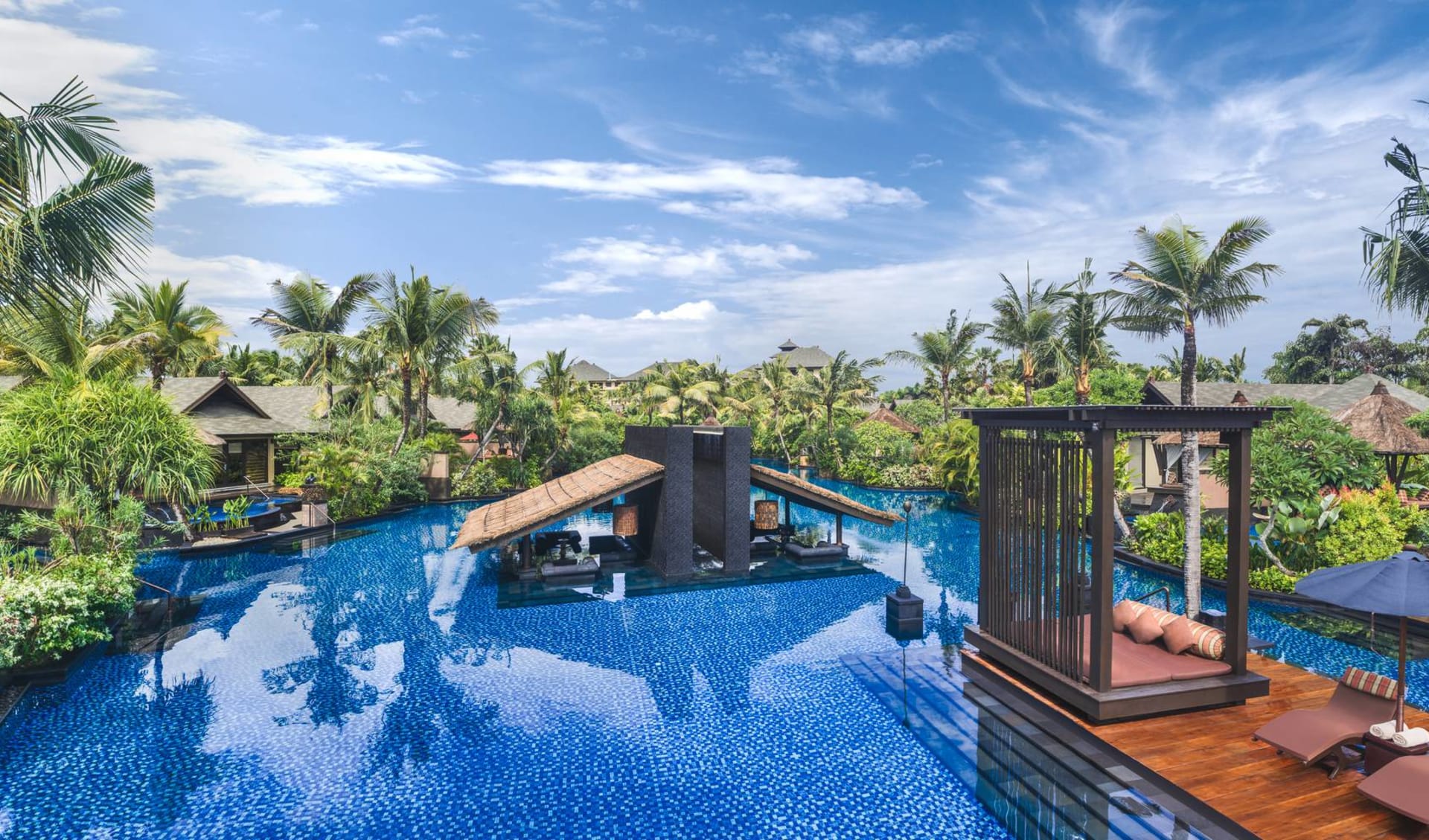 The St. Regis Bali Resort in Südbali: Aerial Salt Water Lagoon