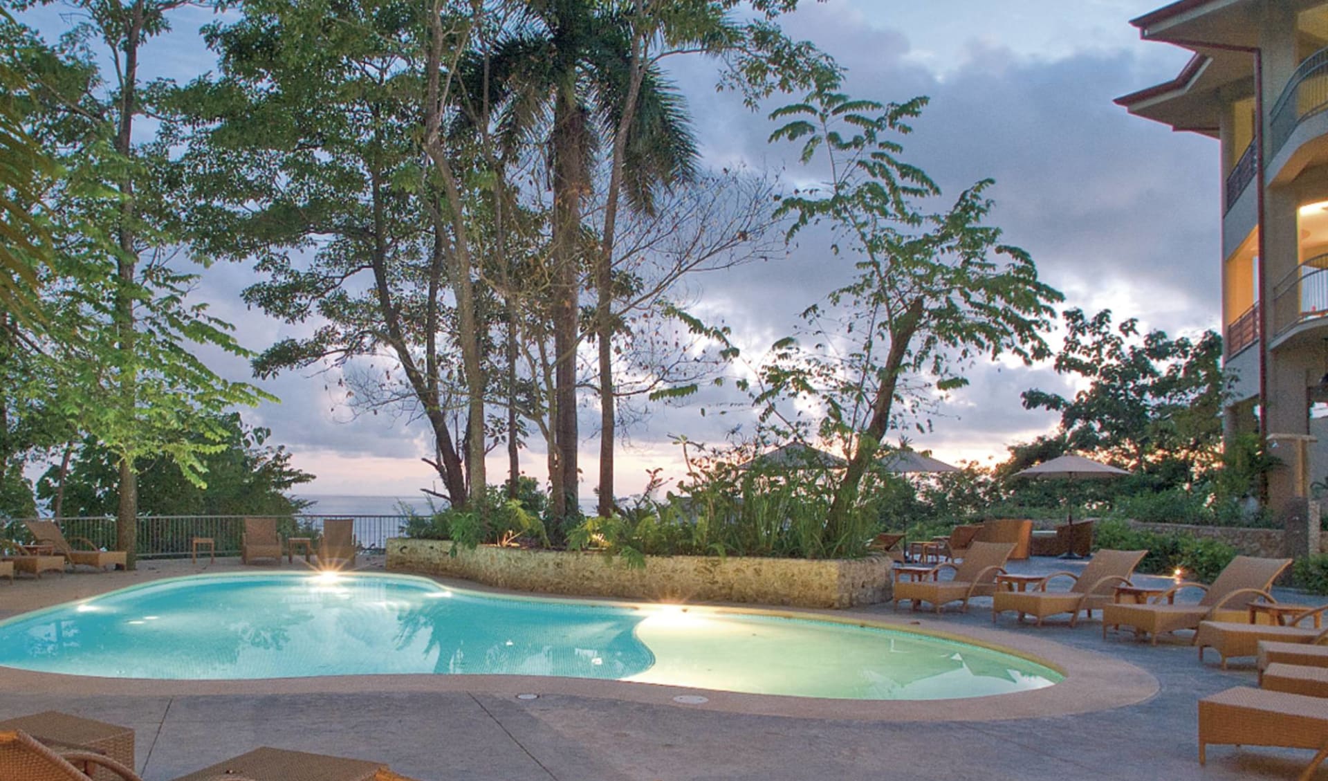 Arenas Del Mar Beachfront & Rainforest Resort in Manuel Antonio: pool arenas del mar pool