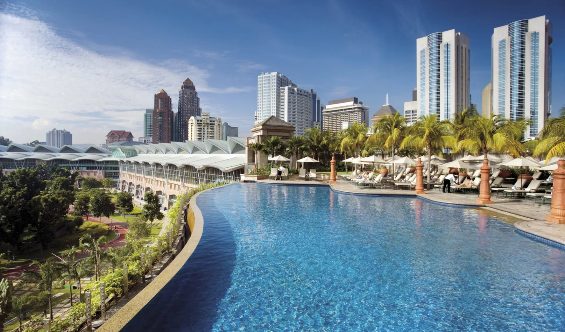 Mandarin Oriental in Kuala Lumpur: Infinity-edged Swimming Pool