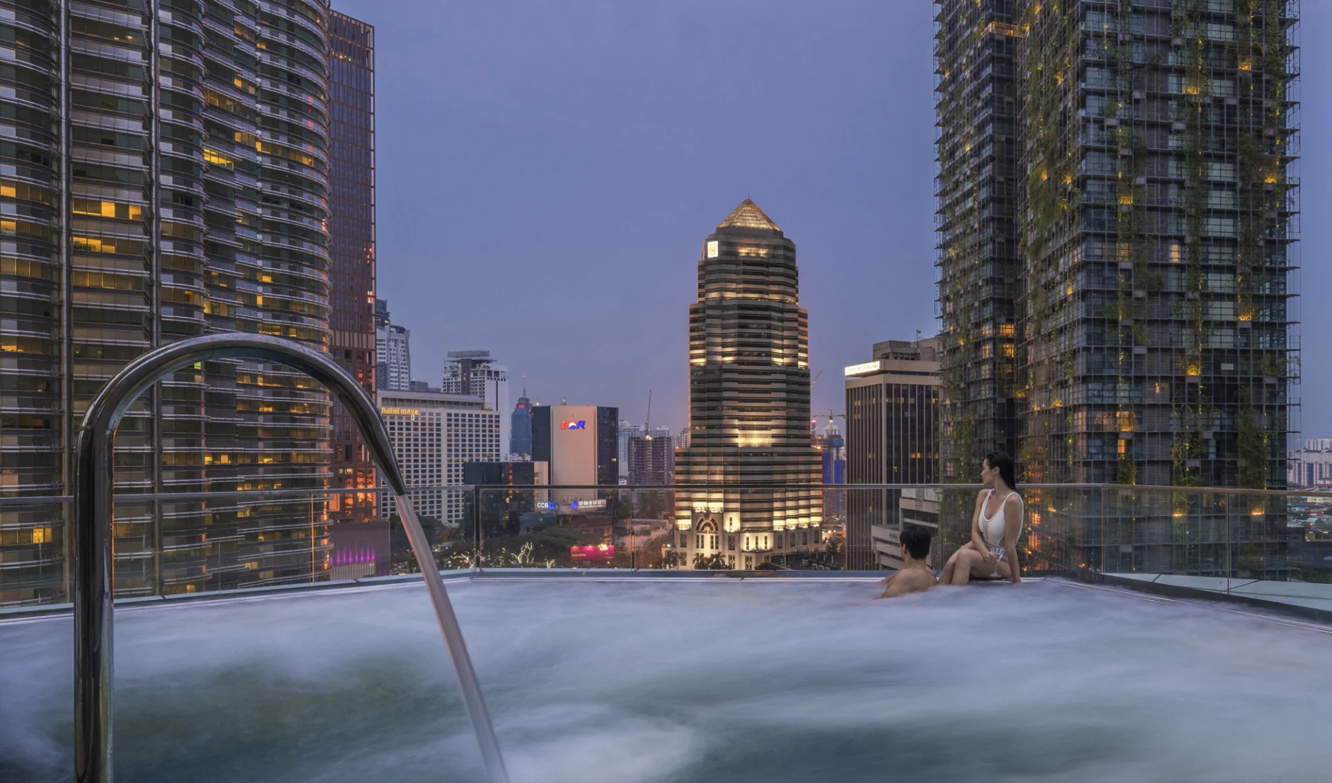 Four Seasons in Kuala Lumpur: Pool