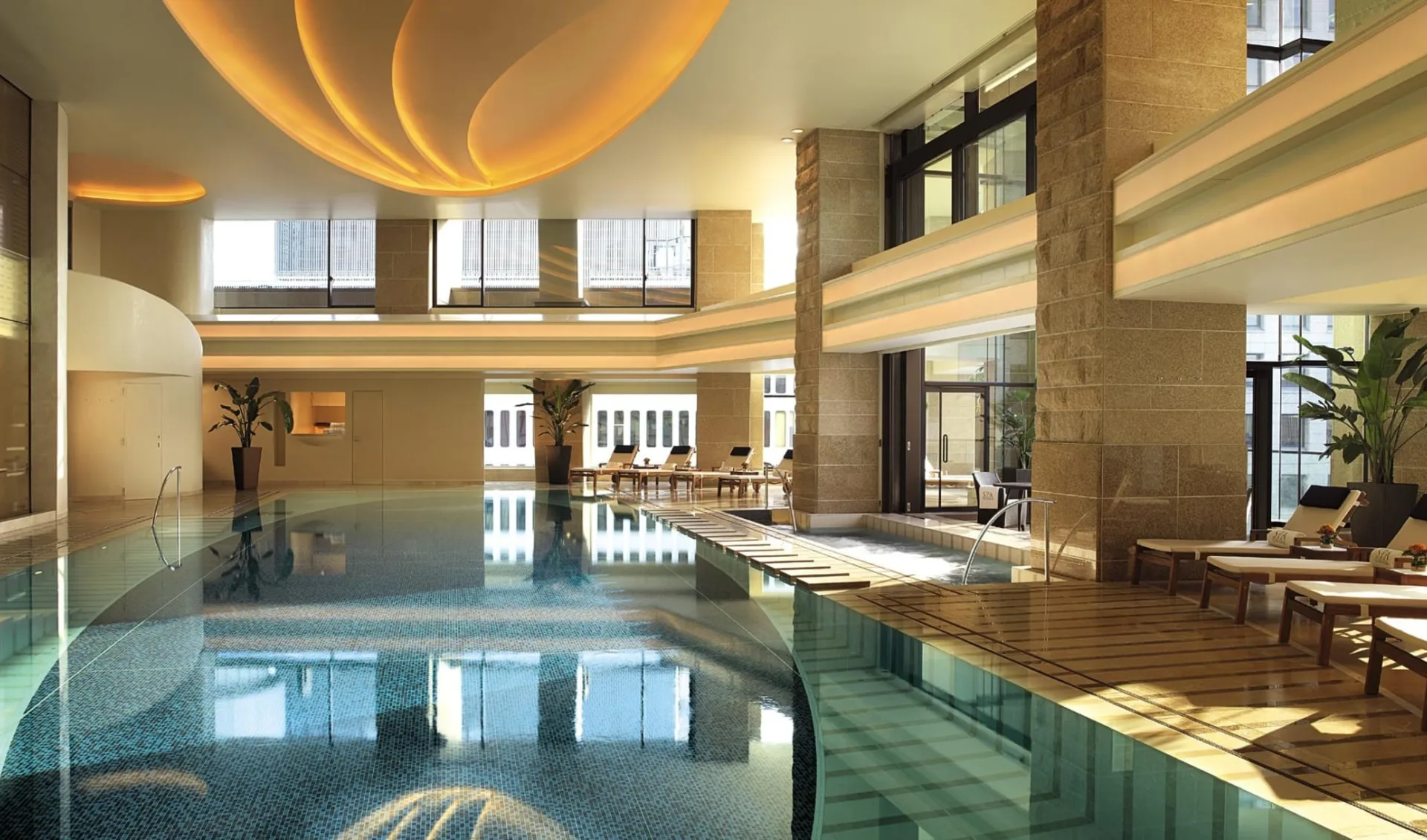 The Peninsula in Tokio: Swimming Pool