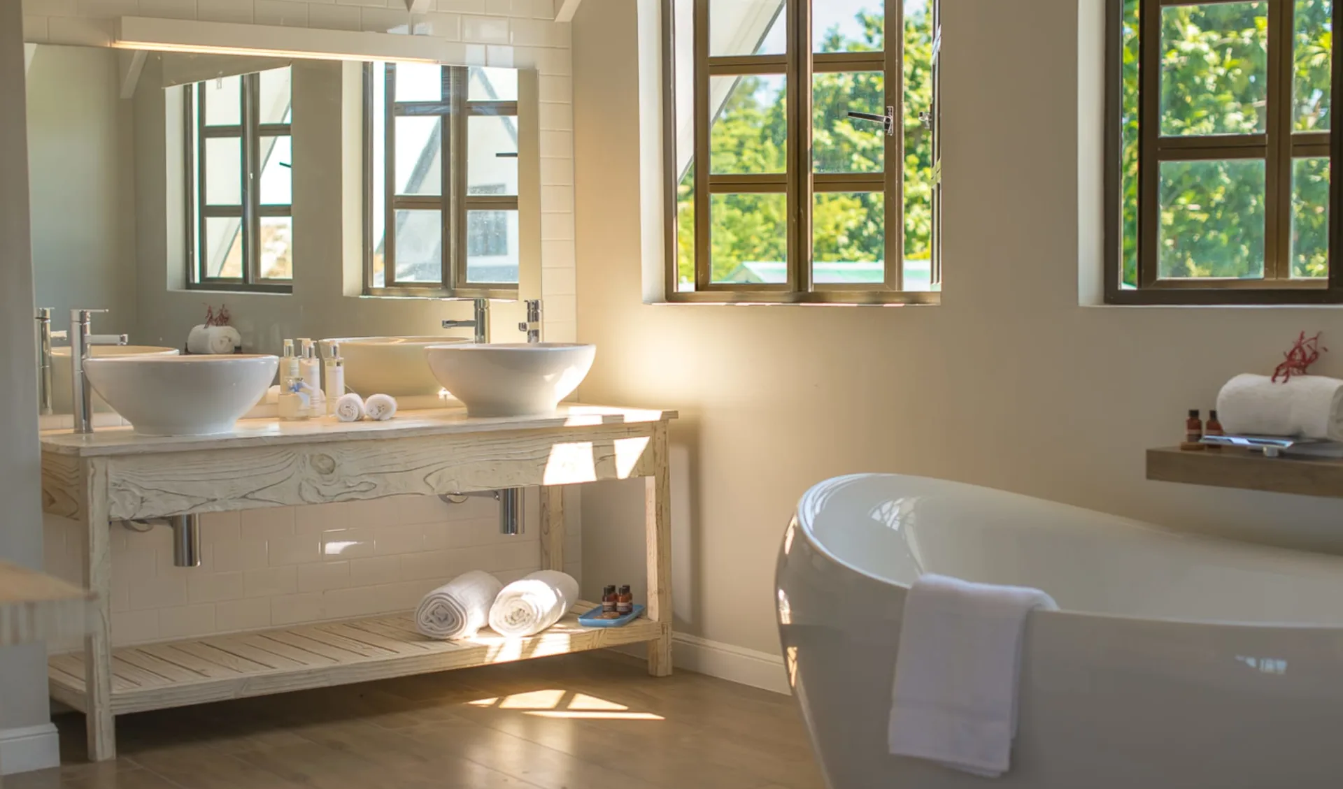 Le Nautique Luxury Beachfront Apartments in Mahé:  2 Bedroom Beachfront Apartment (2)