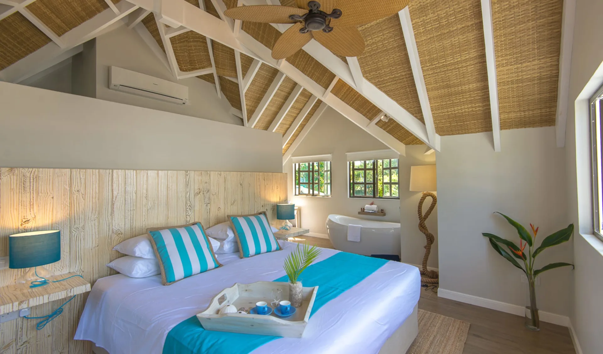 Le Nautique Luxury Beachfront Apartments in Mahé:  2 Bedroom Beachfront Apartment (5)