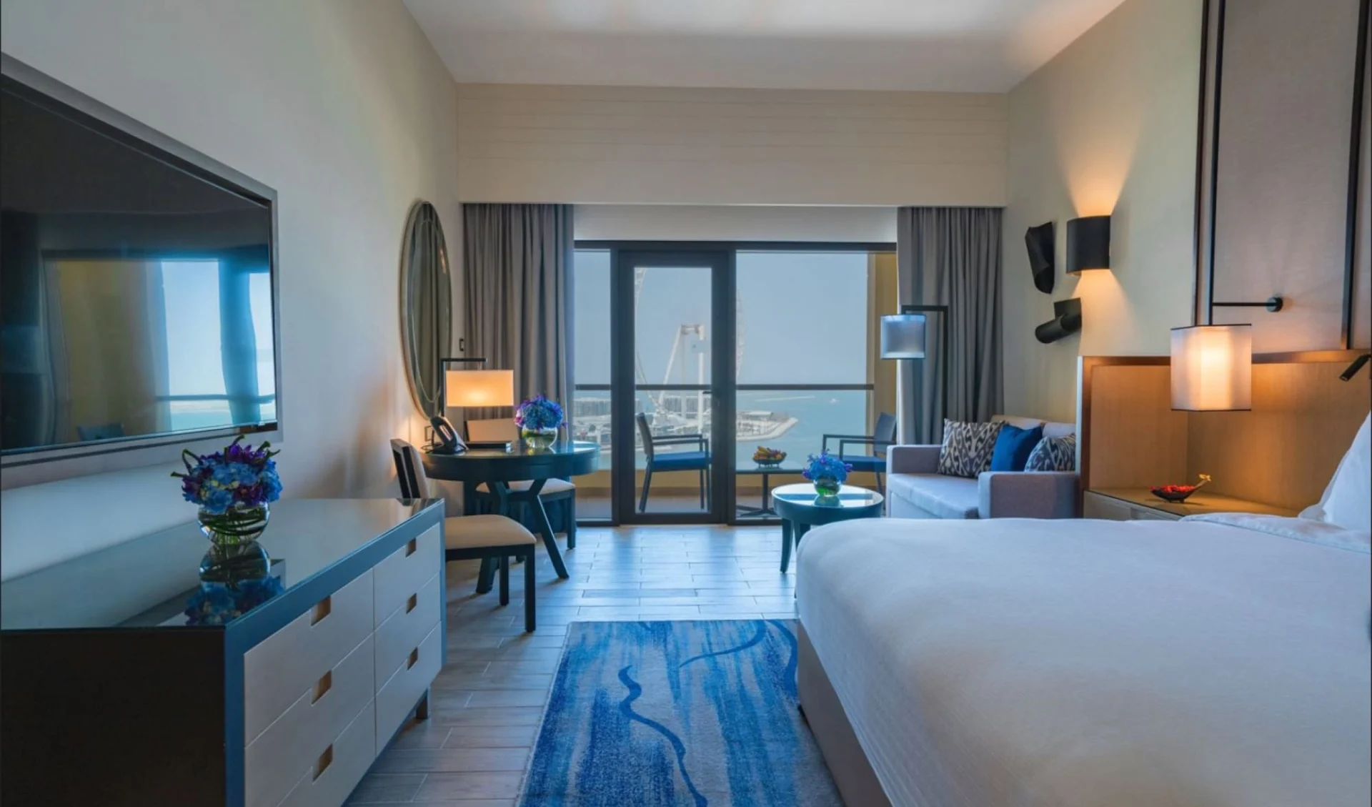 Amwaj Rotana JBR in Dubai: 